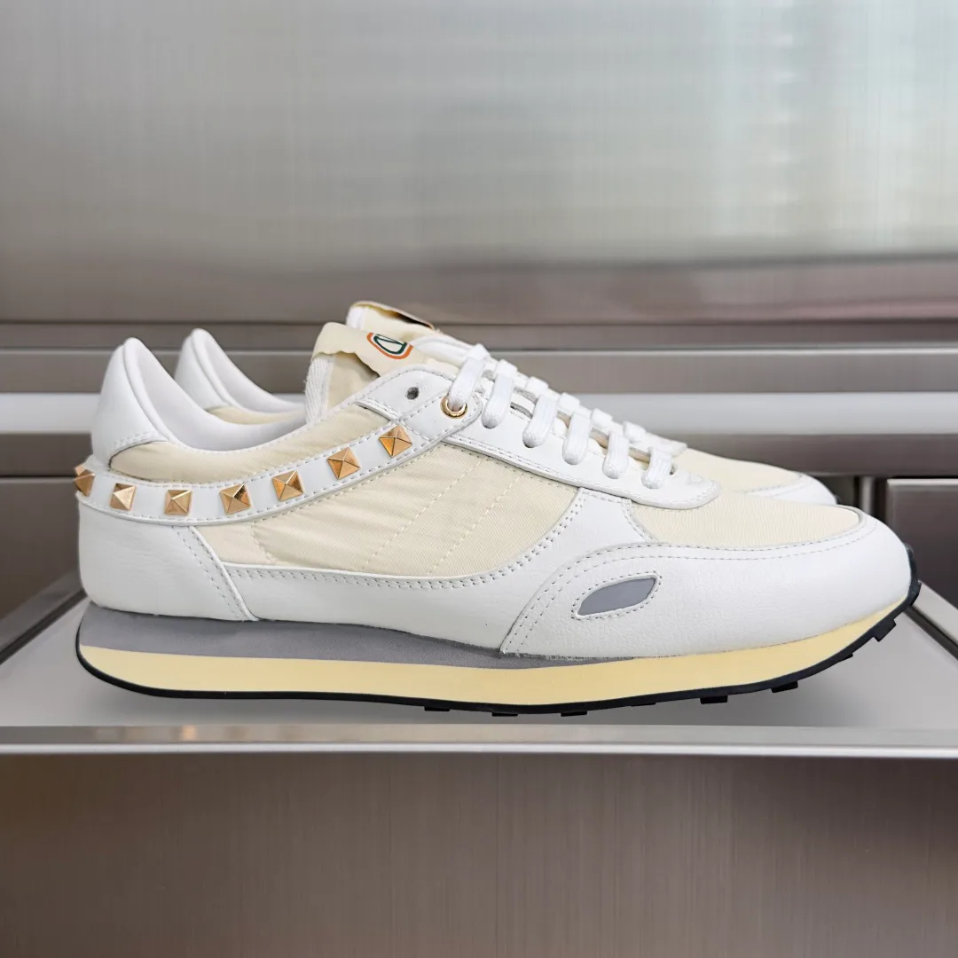 Women's Sneakers VALENTINO 17859886
