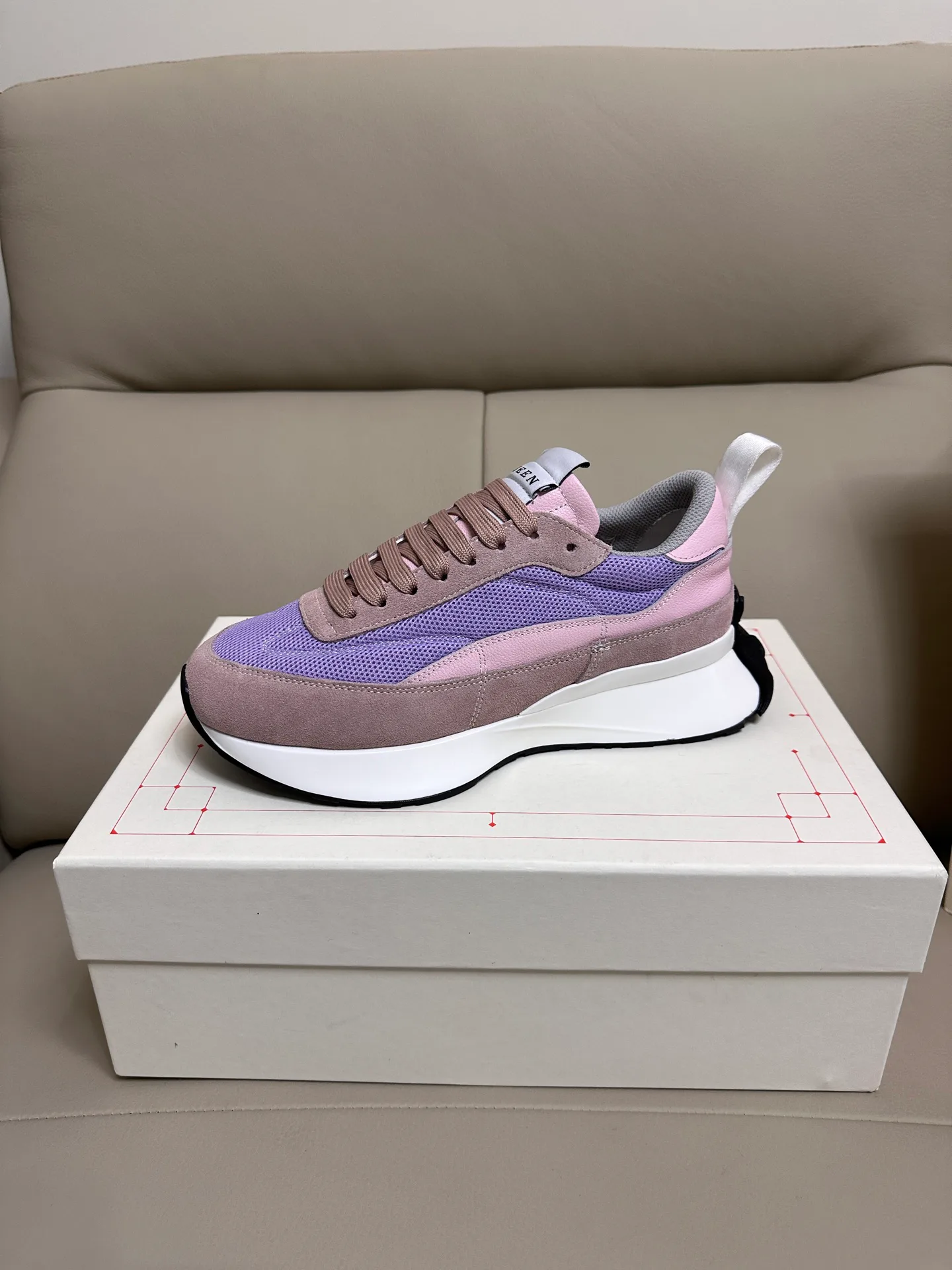 Кроссовки Женские Alexander Mcqueen 18616737