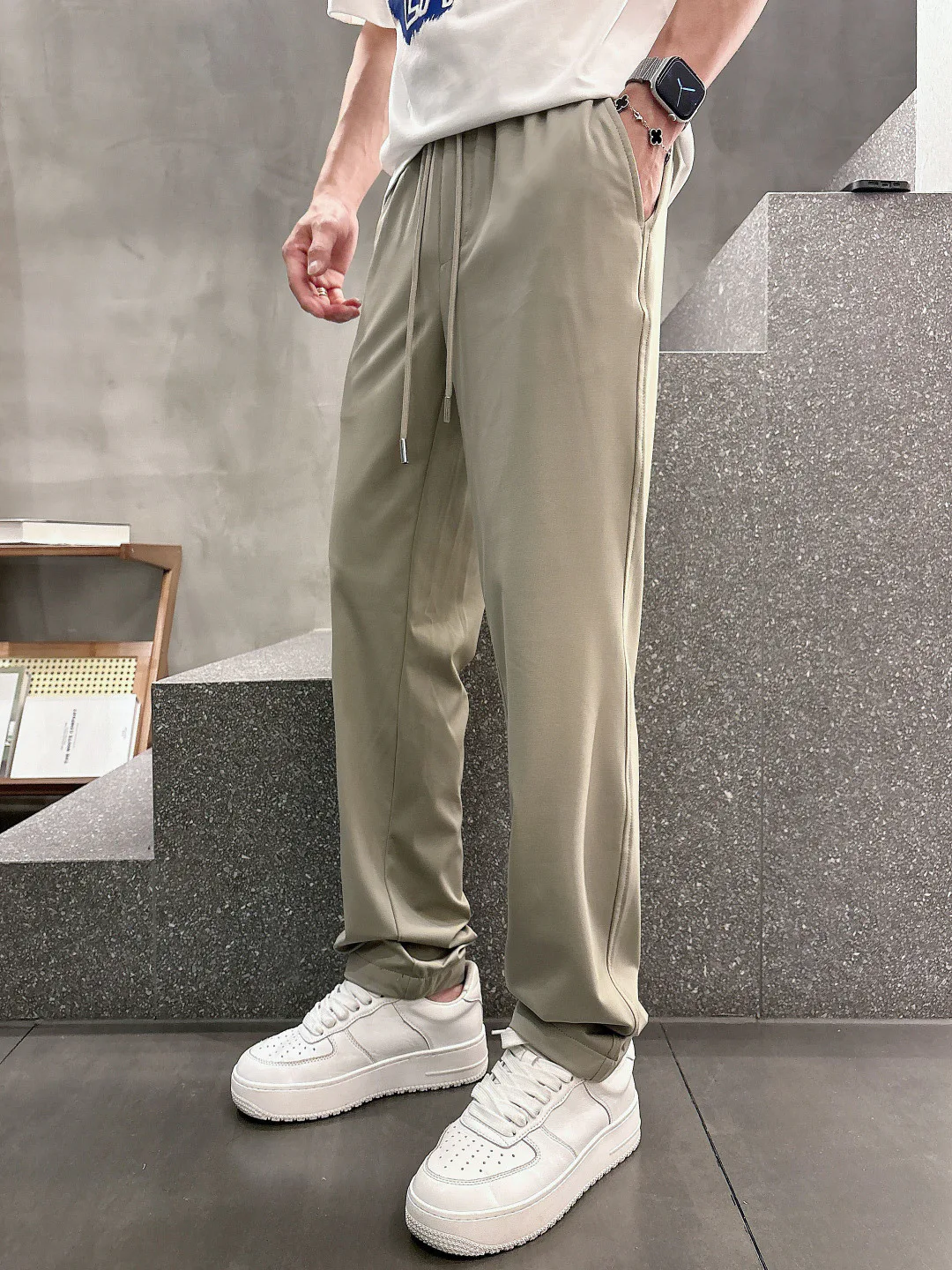 Men's Trousers MONCLER 18097668