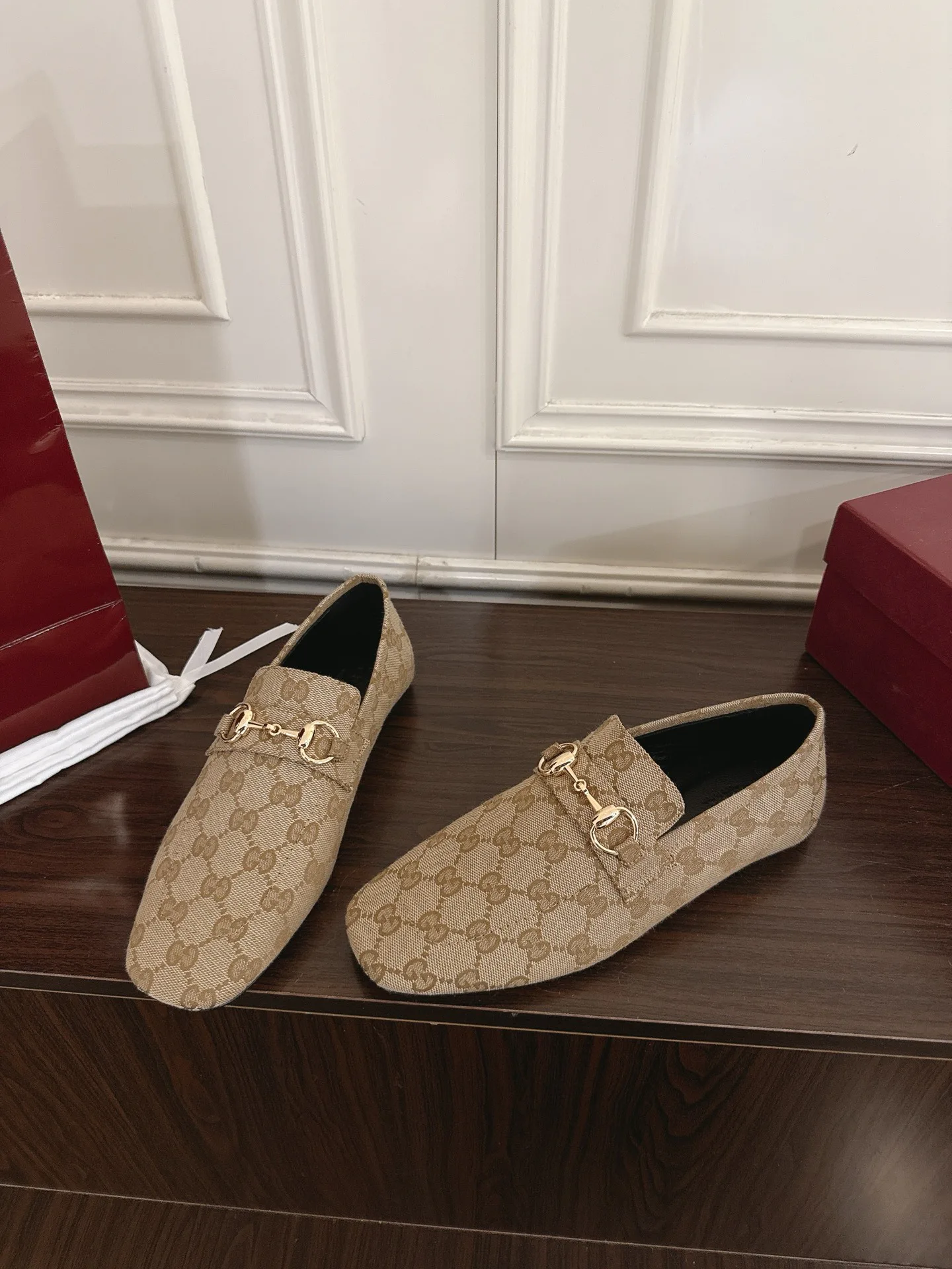 Women's Loafers And Moccasins GUCCI 17956770