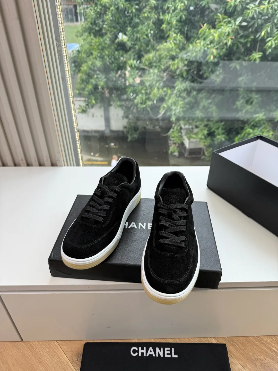 Women's Sneakers CHANEL 18053171