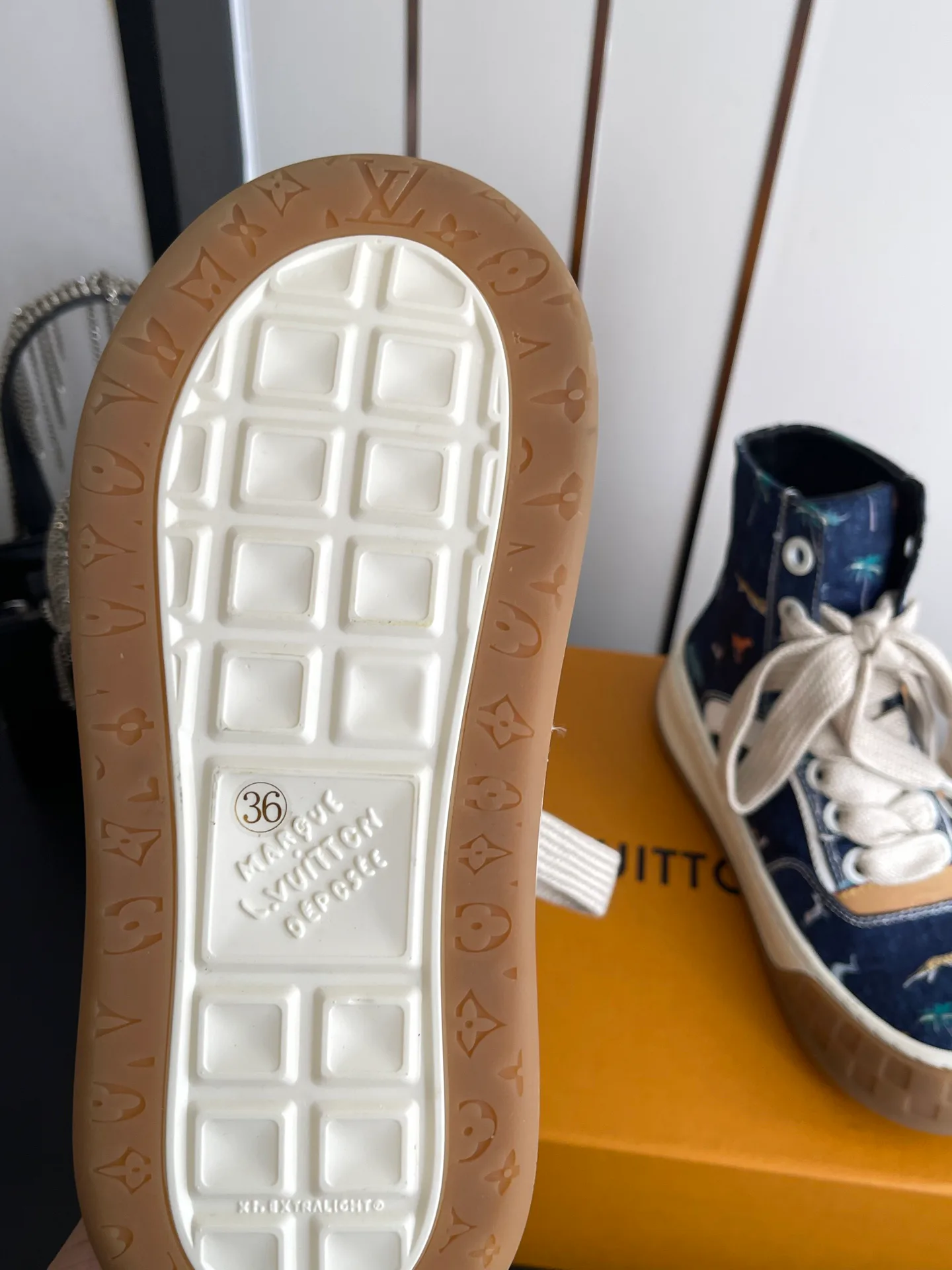Women's Sneakers LOUIS VUITTON 17673241