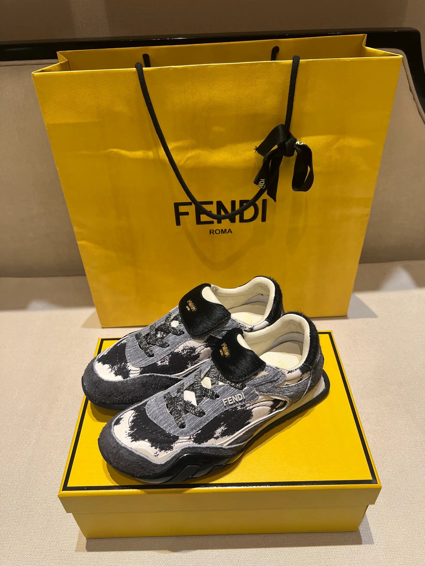 Women's Sneakers FENDI 18020739