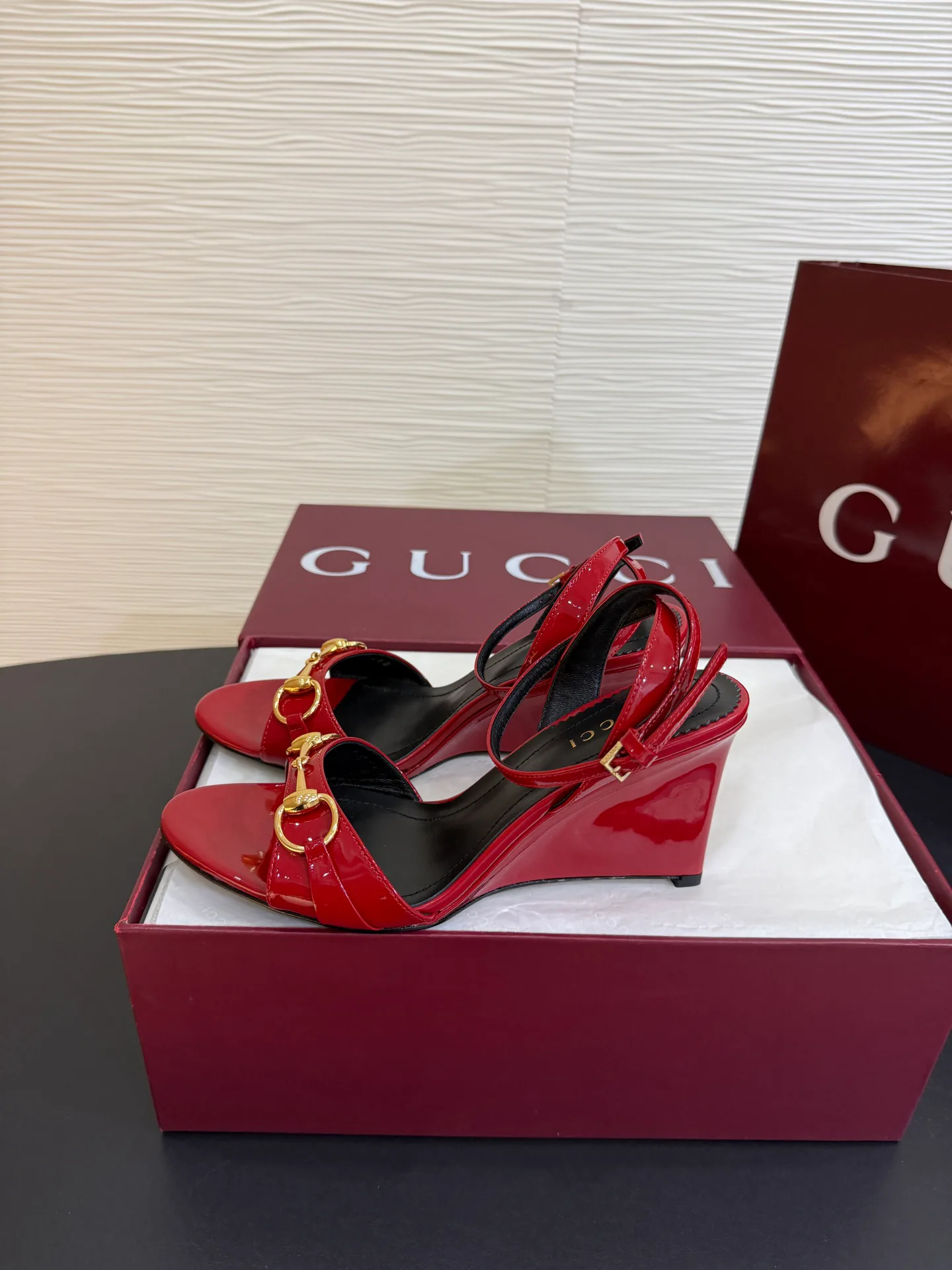 Women's Open-Toe Sandals GUCCI 18071143