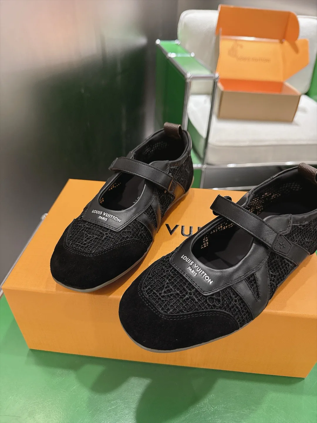 Women's Sneakers LOUIS VUITTON 18152831