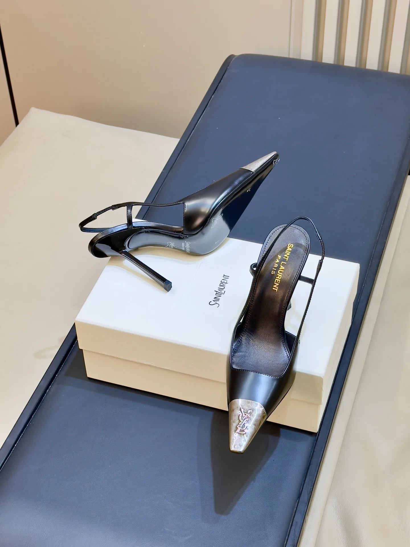Women's Heels SAINT LAURENT 18073501
