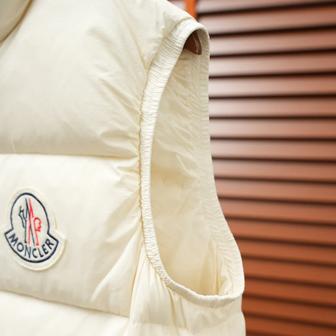 Women's Vests MONCLER 18455959