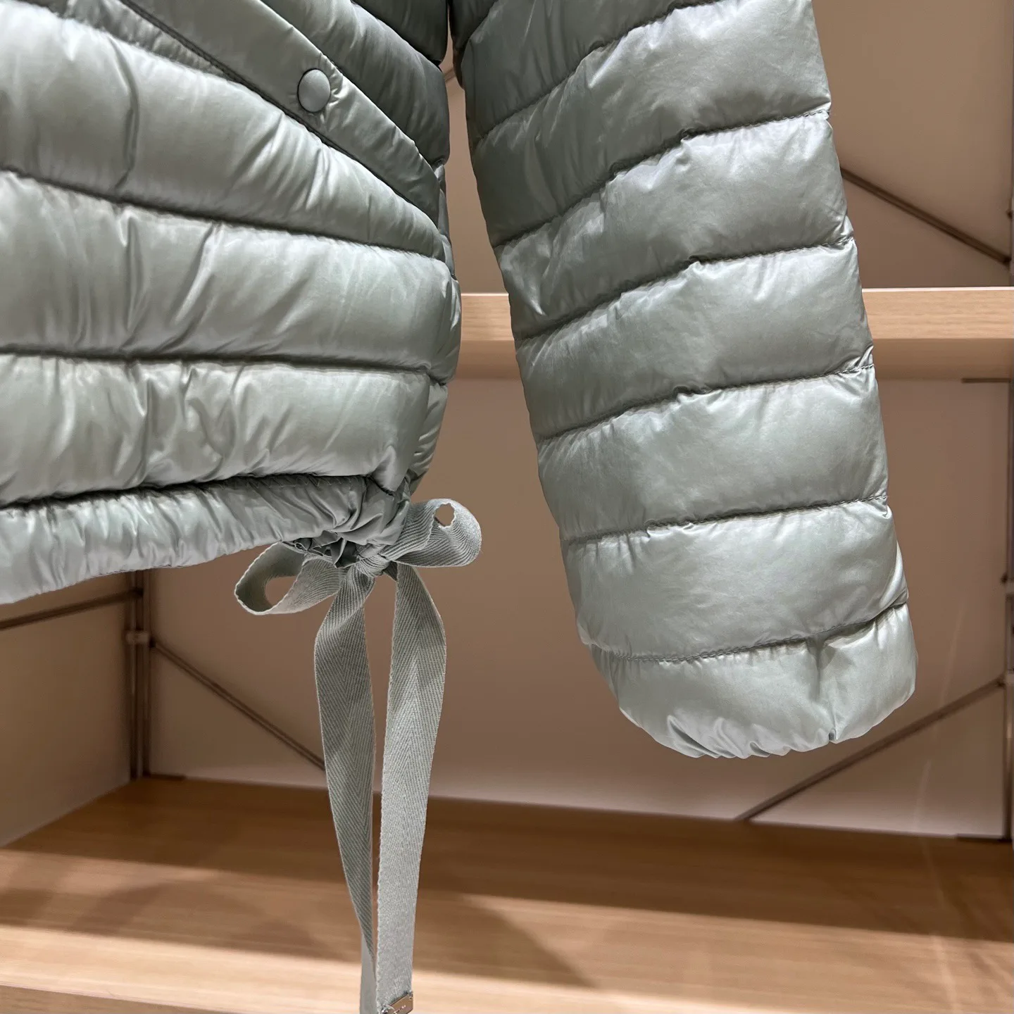 Women's Jackets And Down Jackets MONCLER 17812073