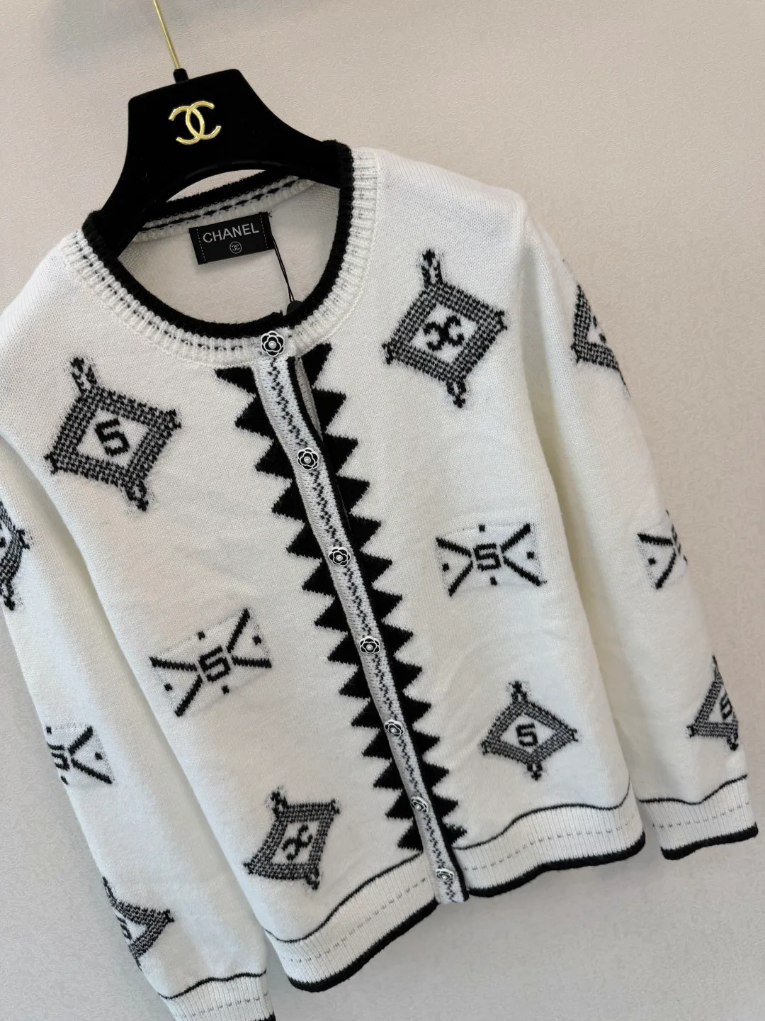 Women's Jumpers And Sweaters CHANEL 18138085