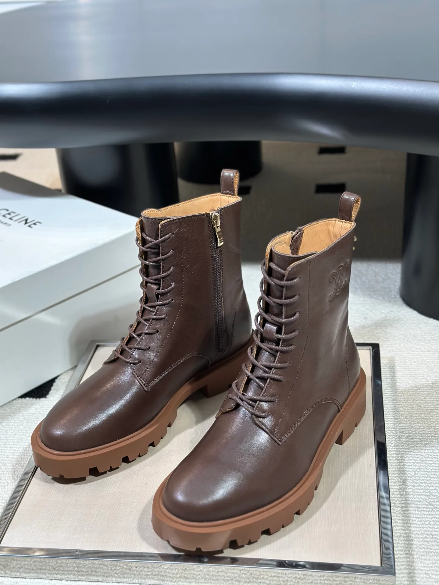 Ботинки Женские Celine 18638480