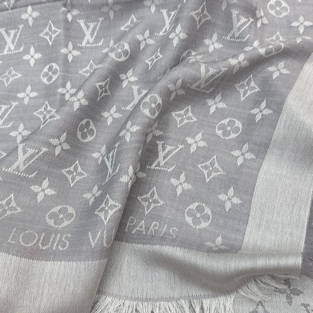 Scarves LOUIS VUITTON 17973627