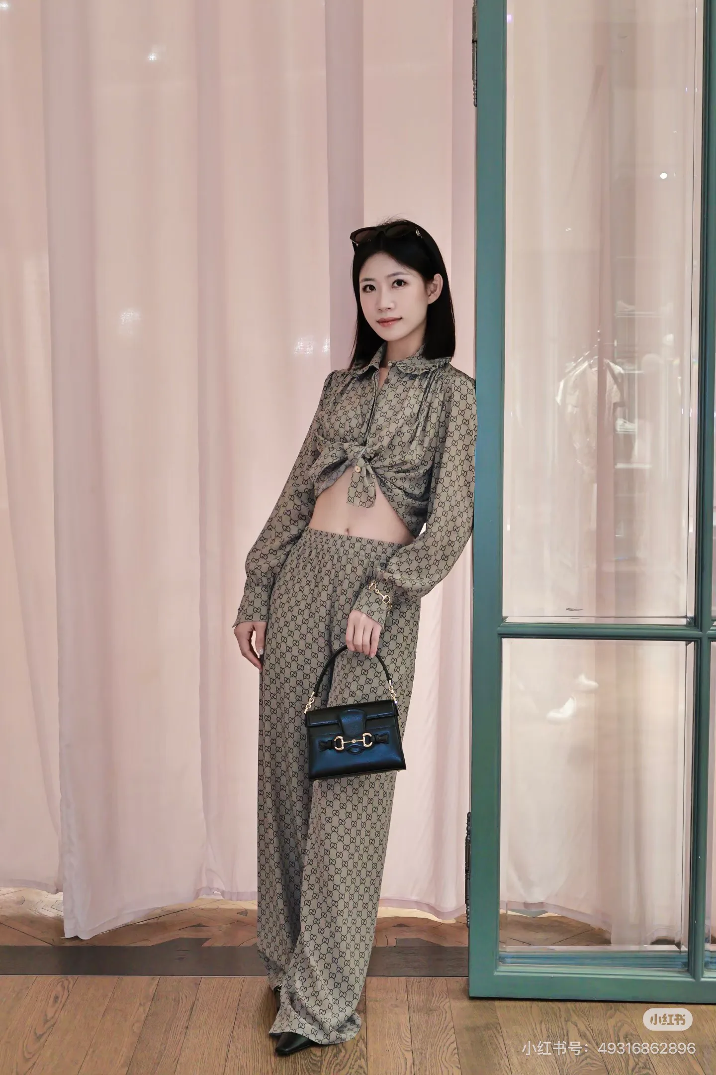 Women's Trousers GUCCI 18108439
