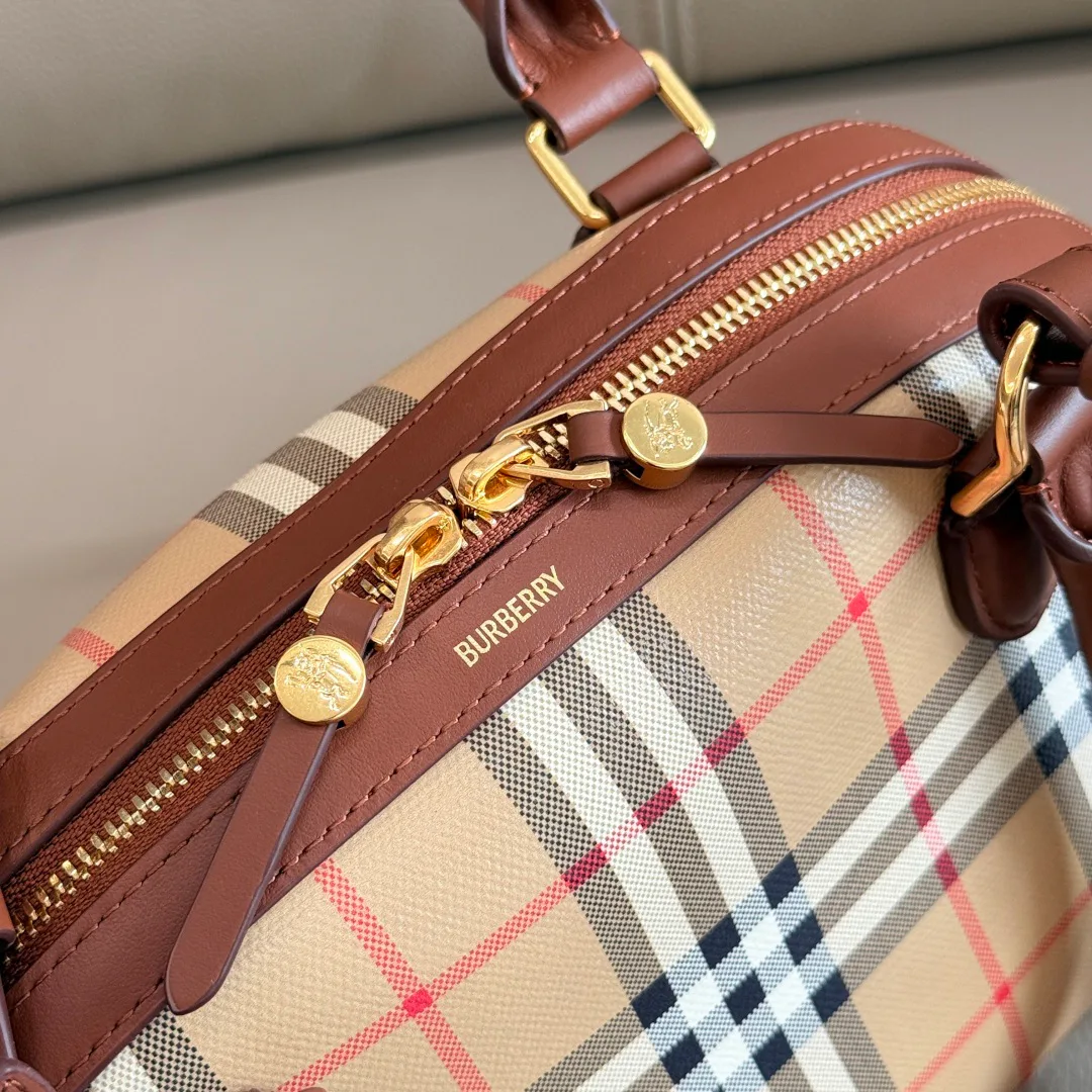 Women's Classic Handbags BURBERRY 17948670