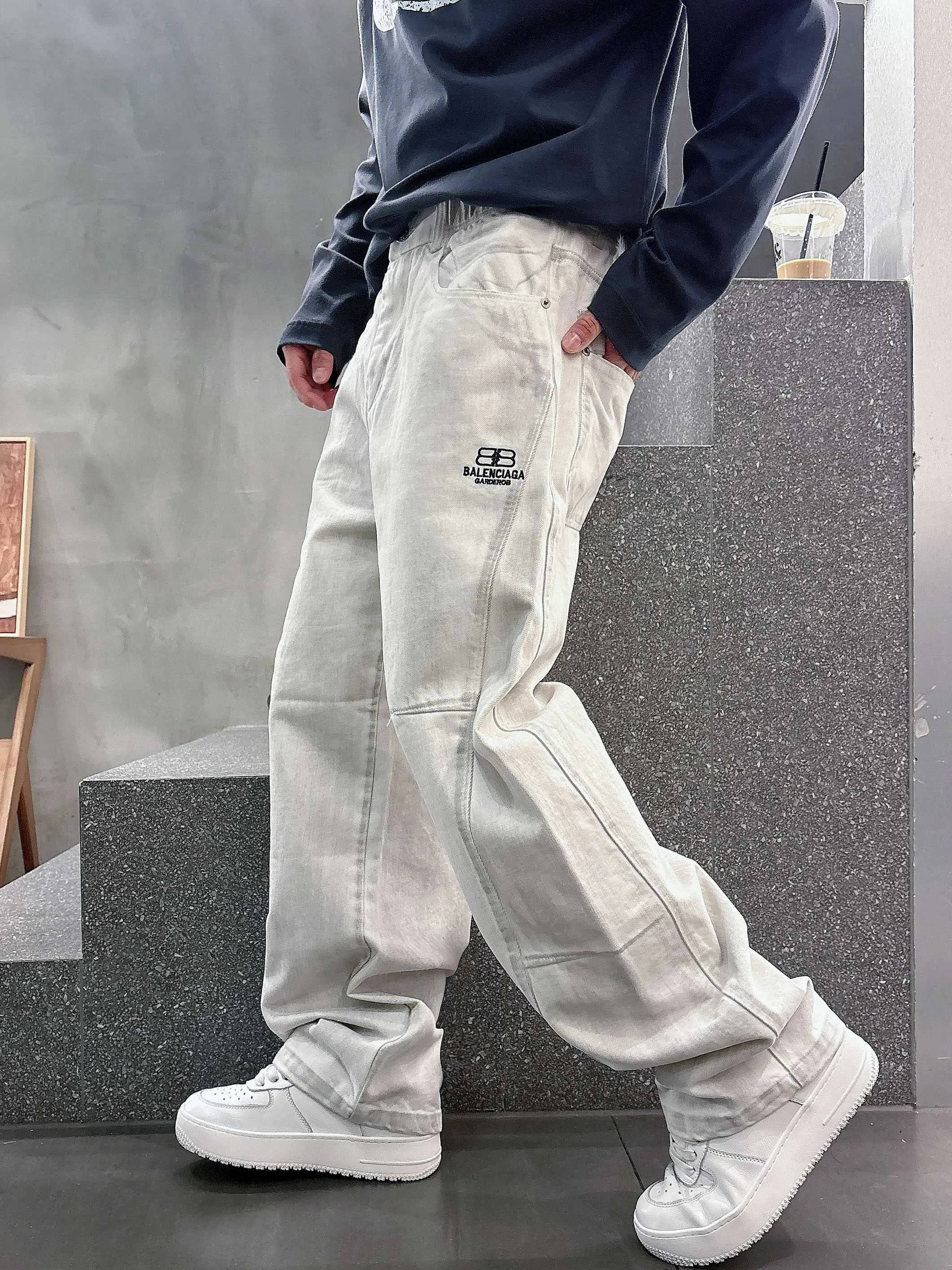 Men's Trousers BALENCIAGA 18408227