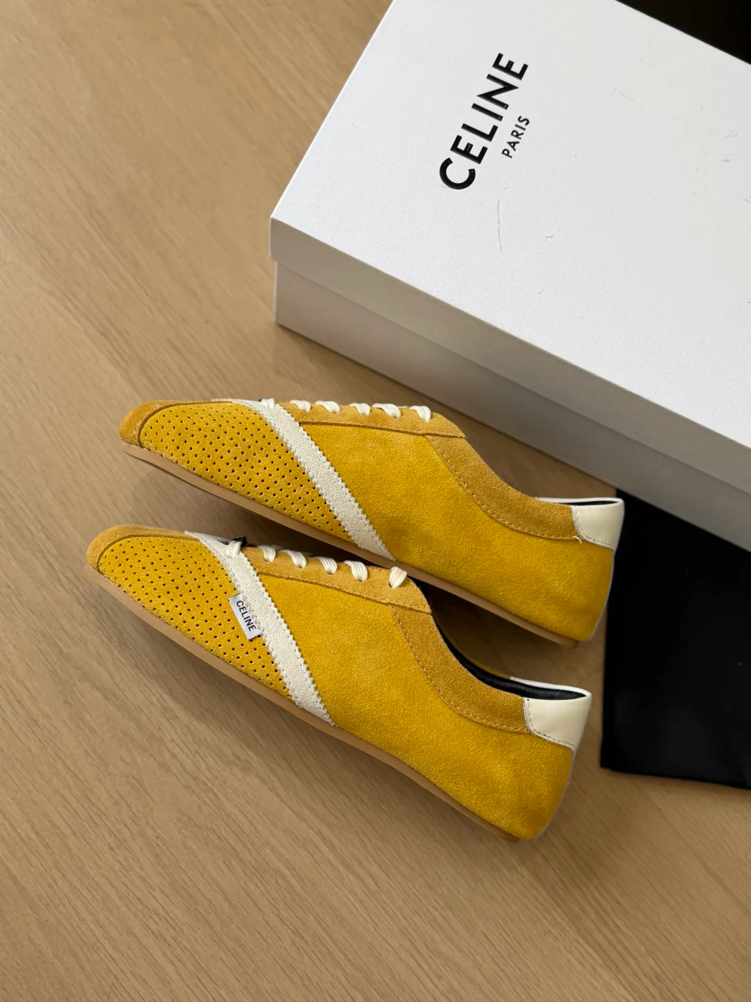Women's Sneakers CELINE 18224063