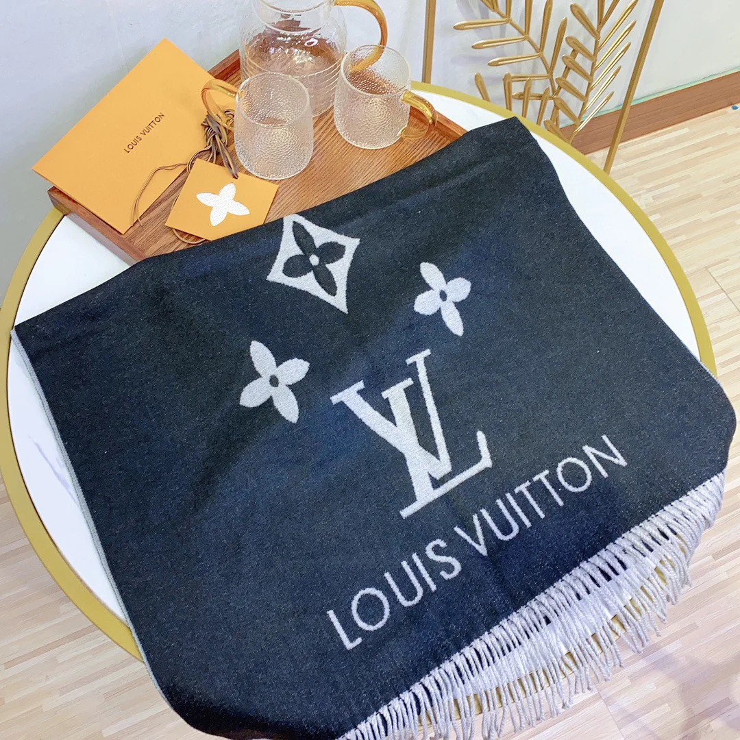 Scarves LOUIS VUITTON 18105680