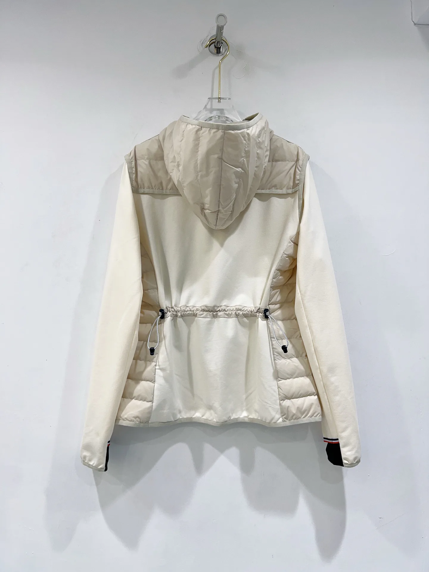 Women's Jackets And Down Jackets MONCLER 18368415