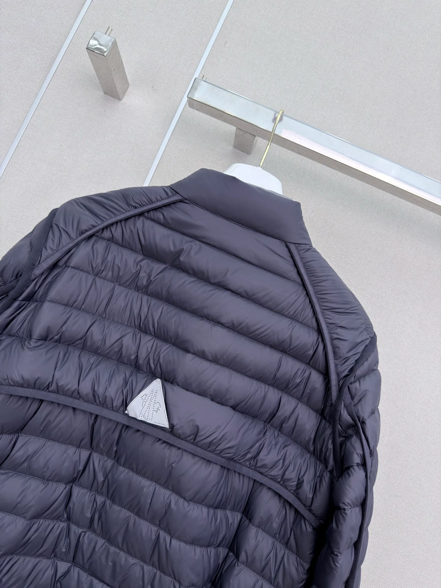 Women's Jackets And Down Jackets MONCLER 17919452