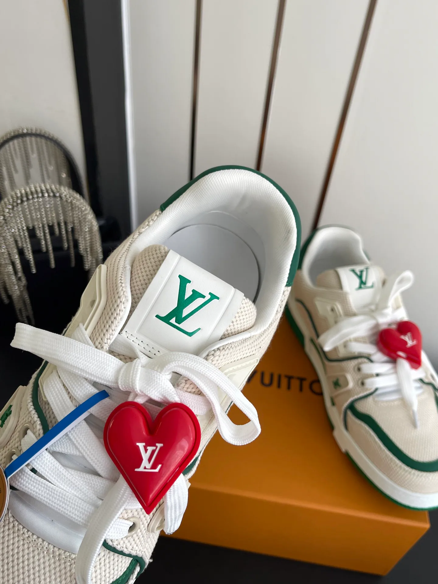 Women's Sneakers LOUIS VUITTON 17673236