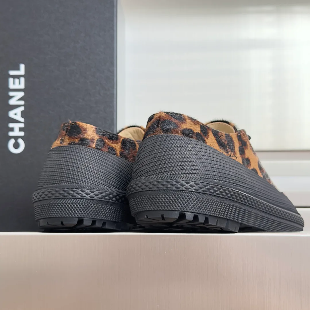 Women's Sneakers CHANEL 18092994