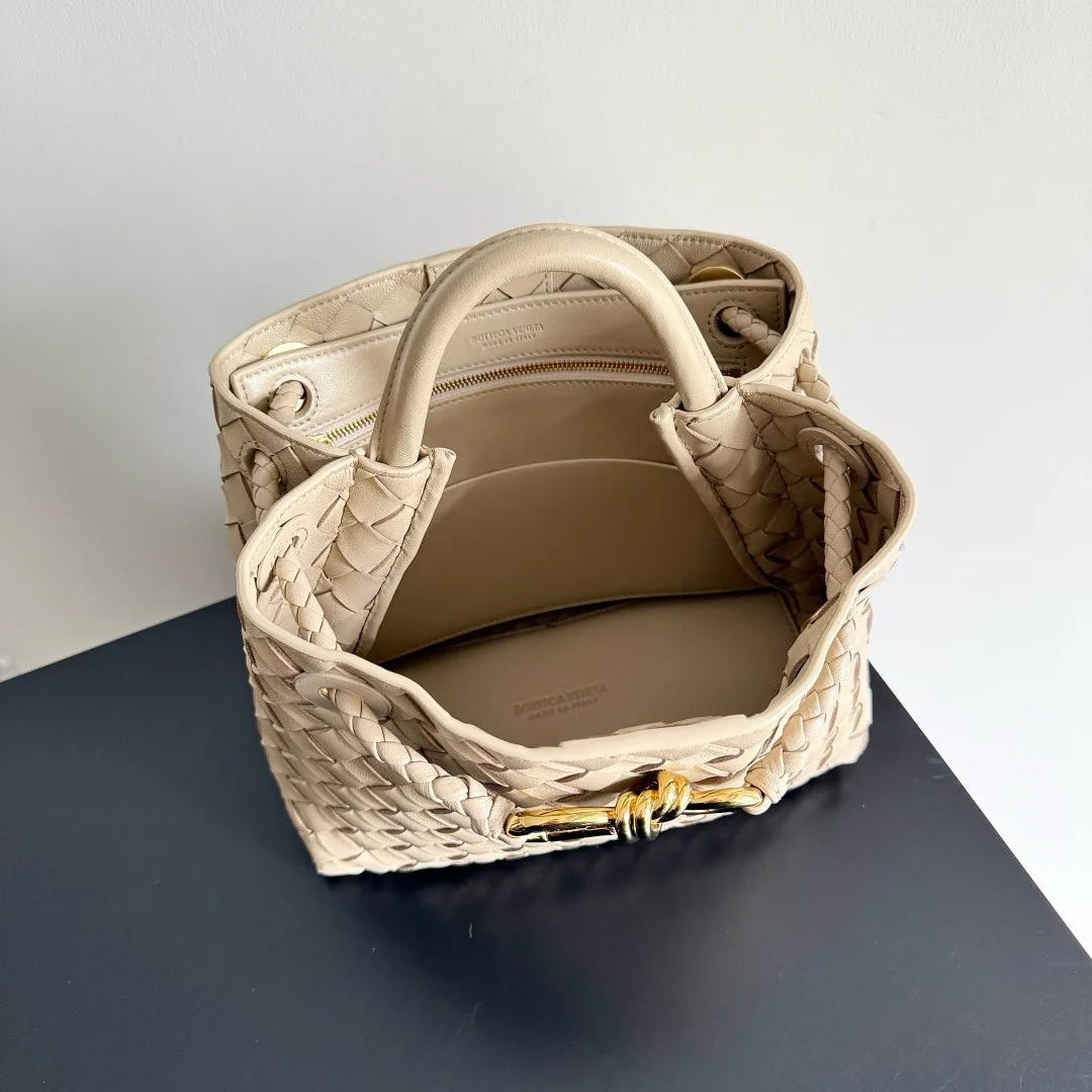 Women's Classic Handbags BOTTEGA VENETA 17792039