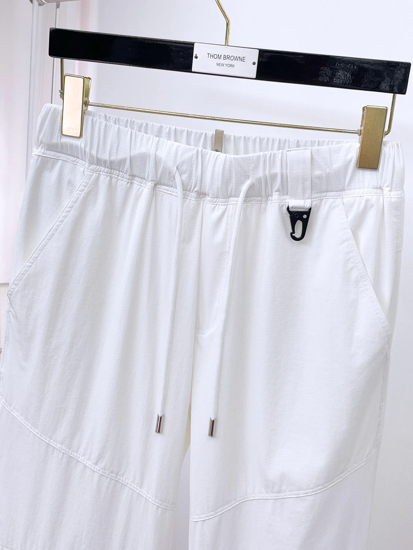 Men's Trousers MONCLER 18399303