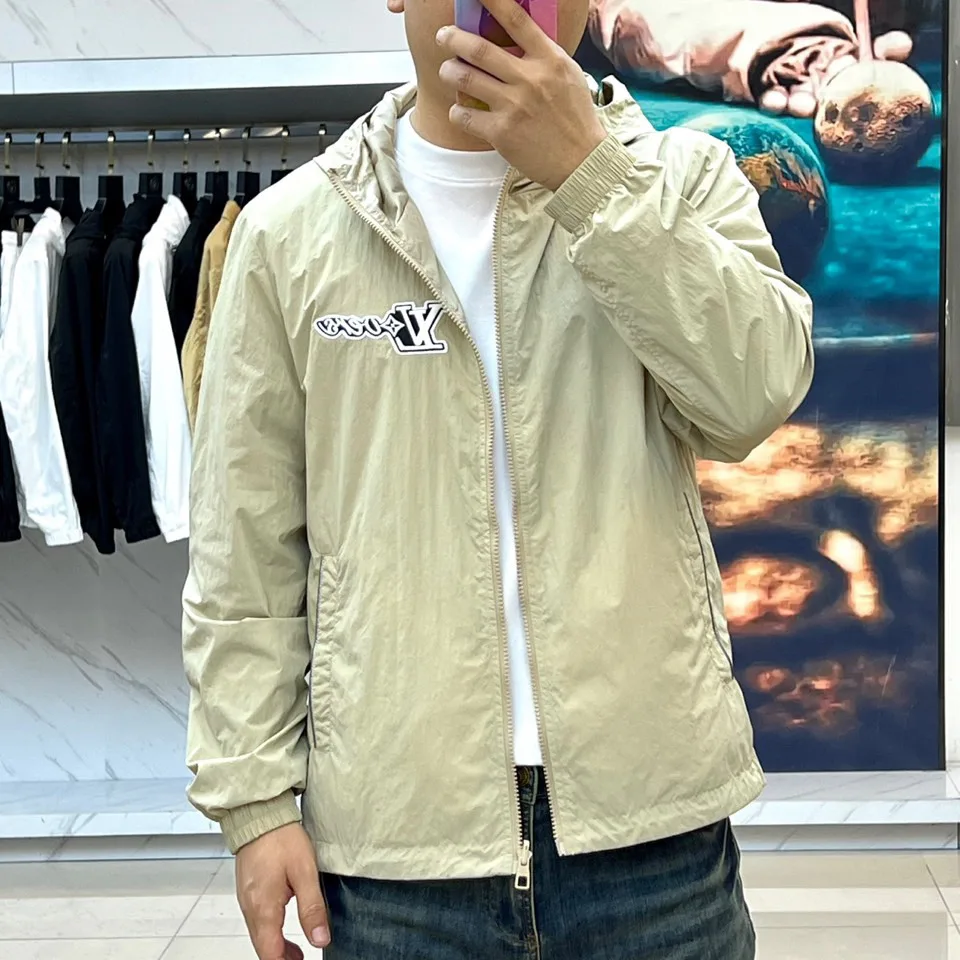 Women's Jackets And Down Jackets LOUIS VUITTON 18416821