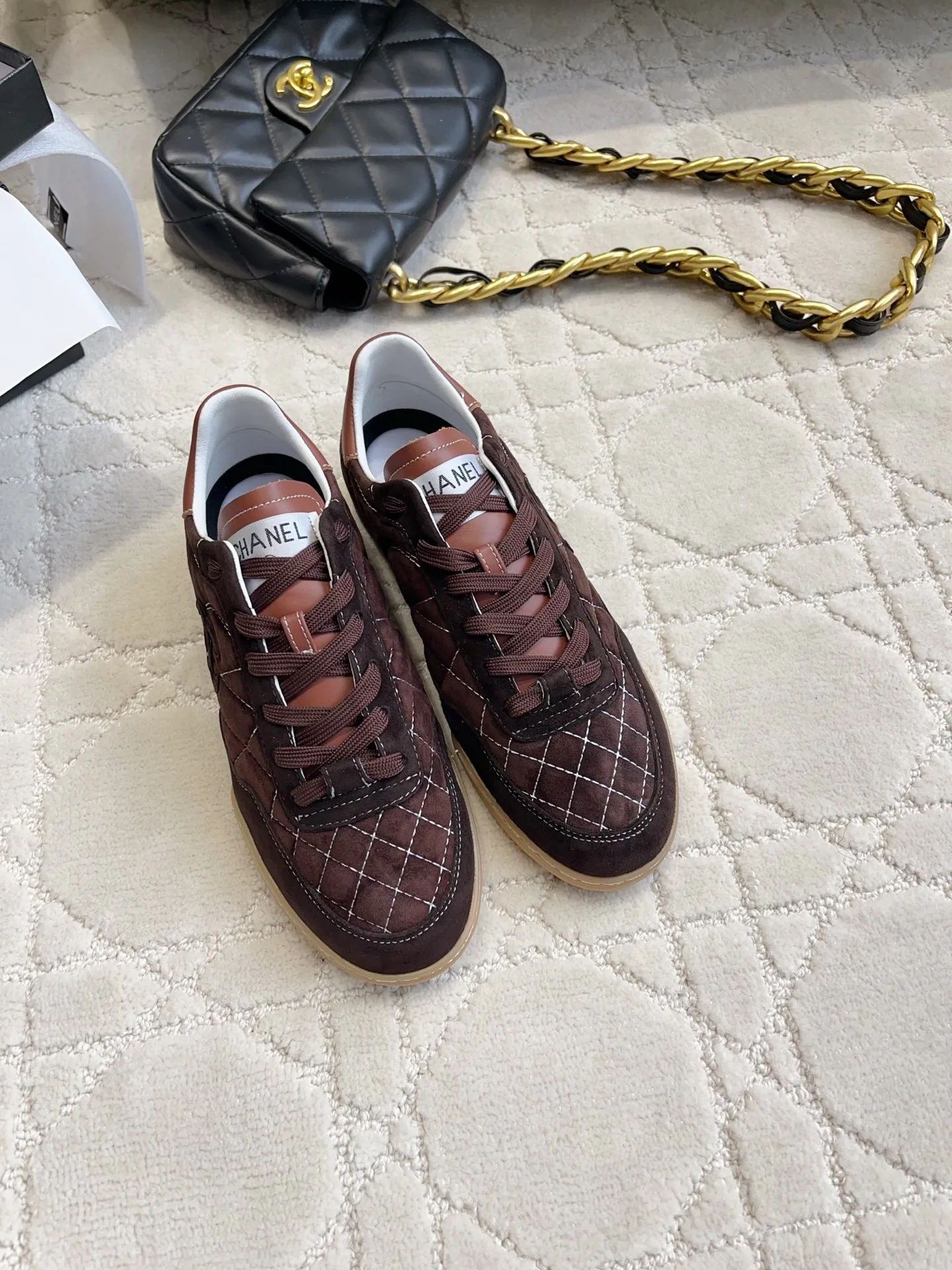 Women's Sneakers CHANEL 17936556