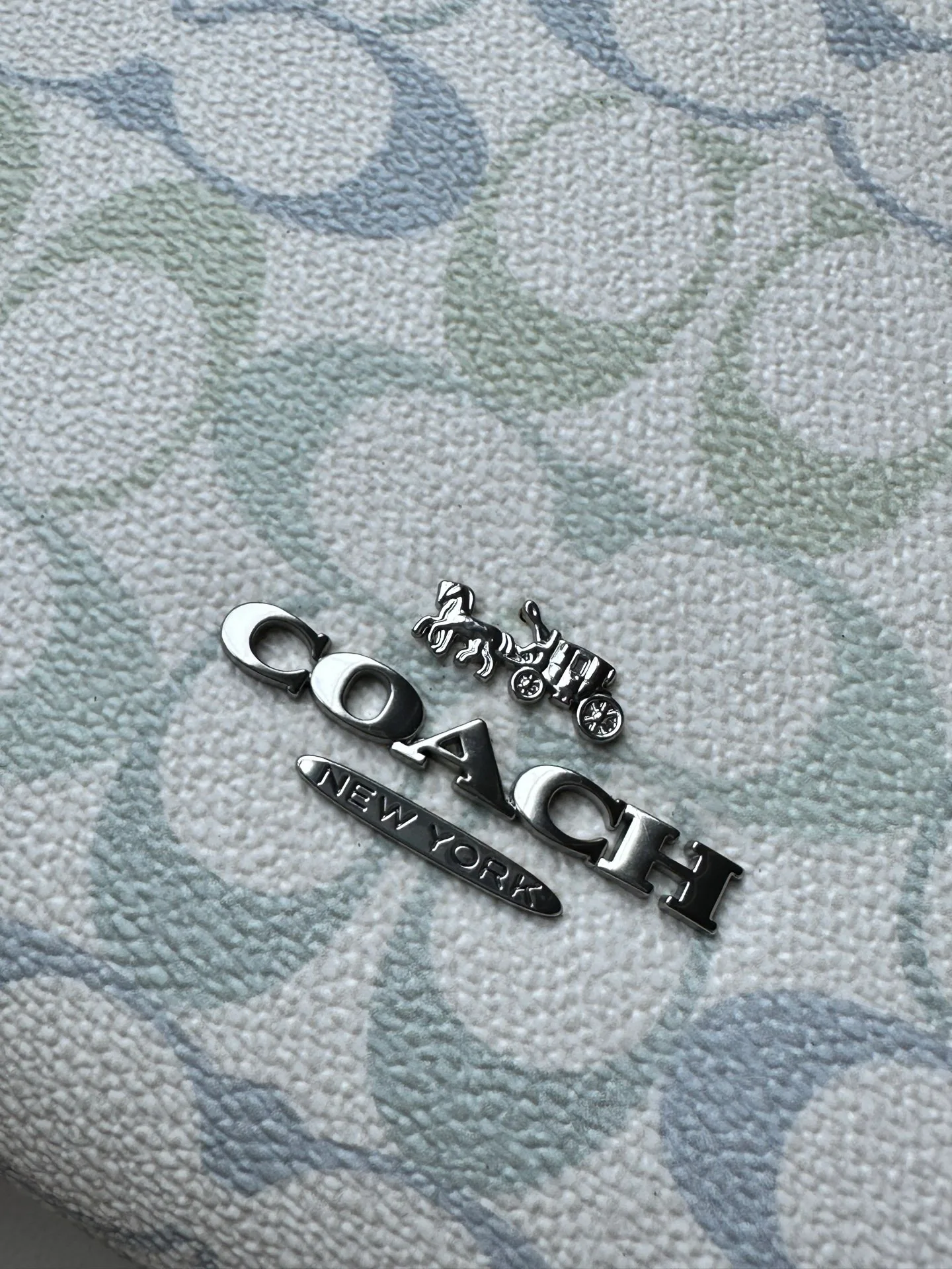 Women's Classic Handbags COACH 17960977