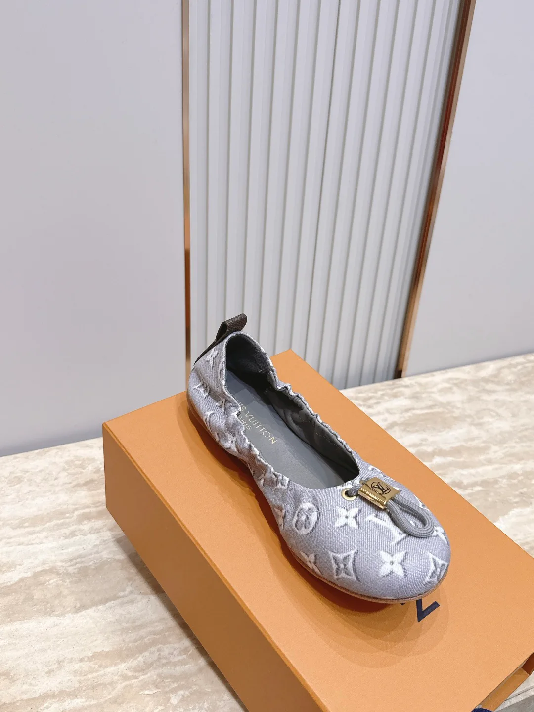 Women's Ballet Flats LOUIS VUITTON 17178357
