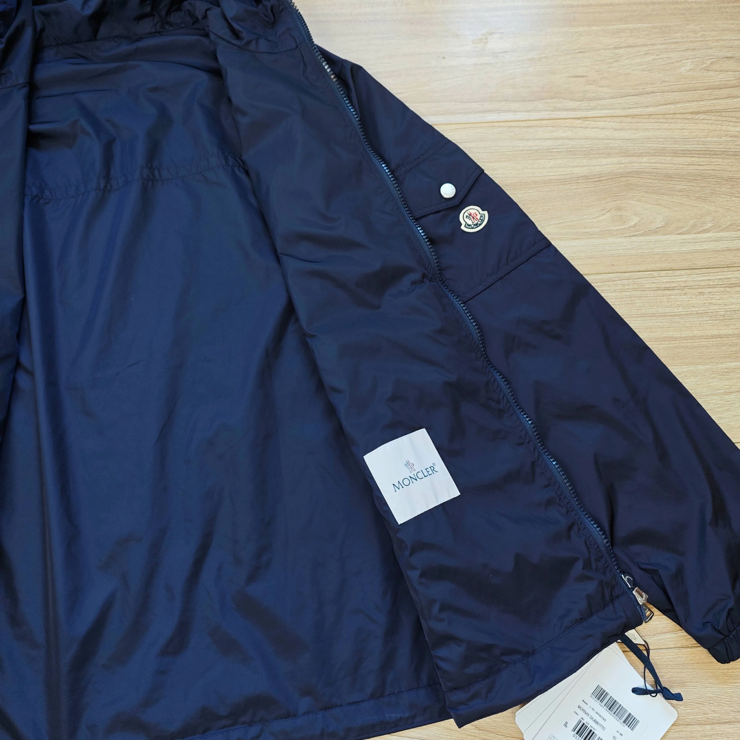 Women's Jackets And Down Jackets MONCLER 18052154