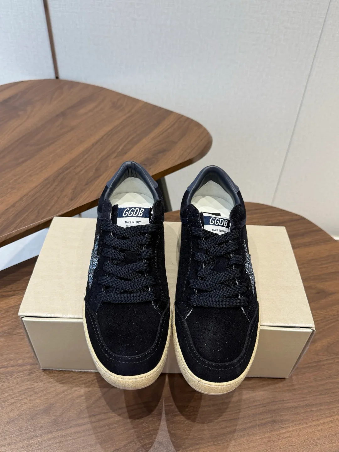 Women's Sneakers GOLDEN GOOSE 18357247