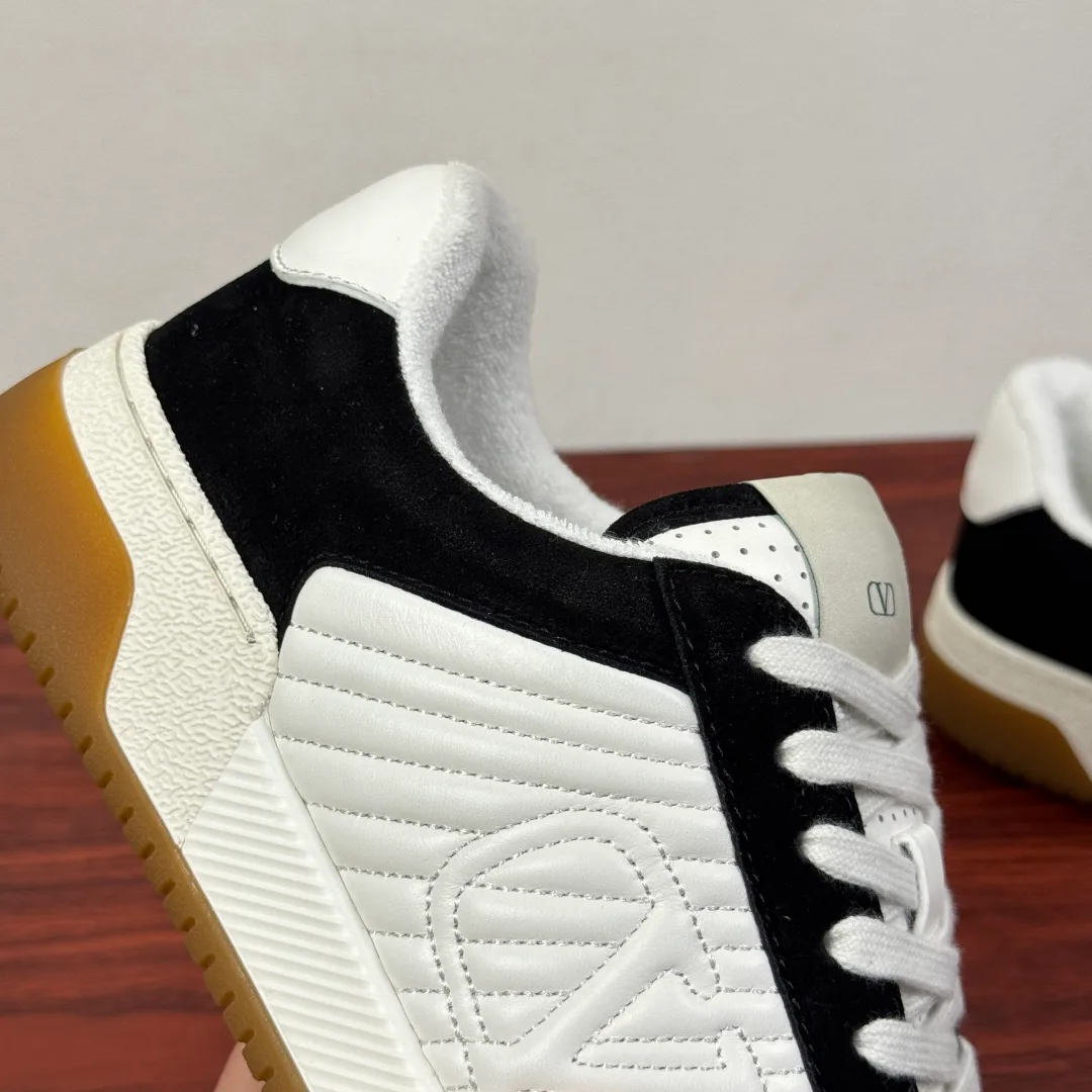 Men's Sneakers VALENTINO 18243516