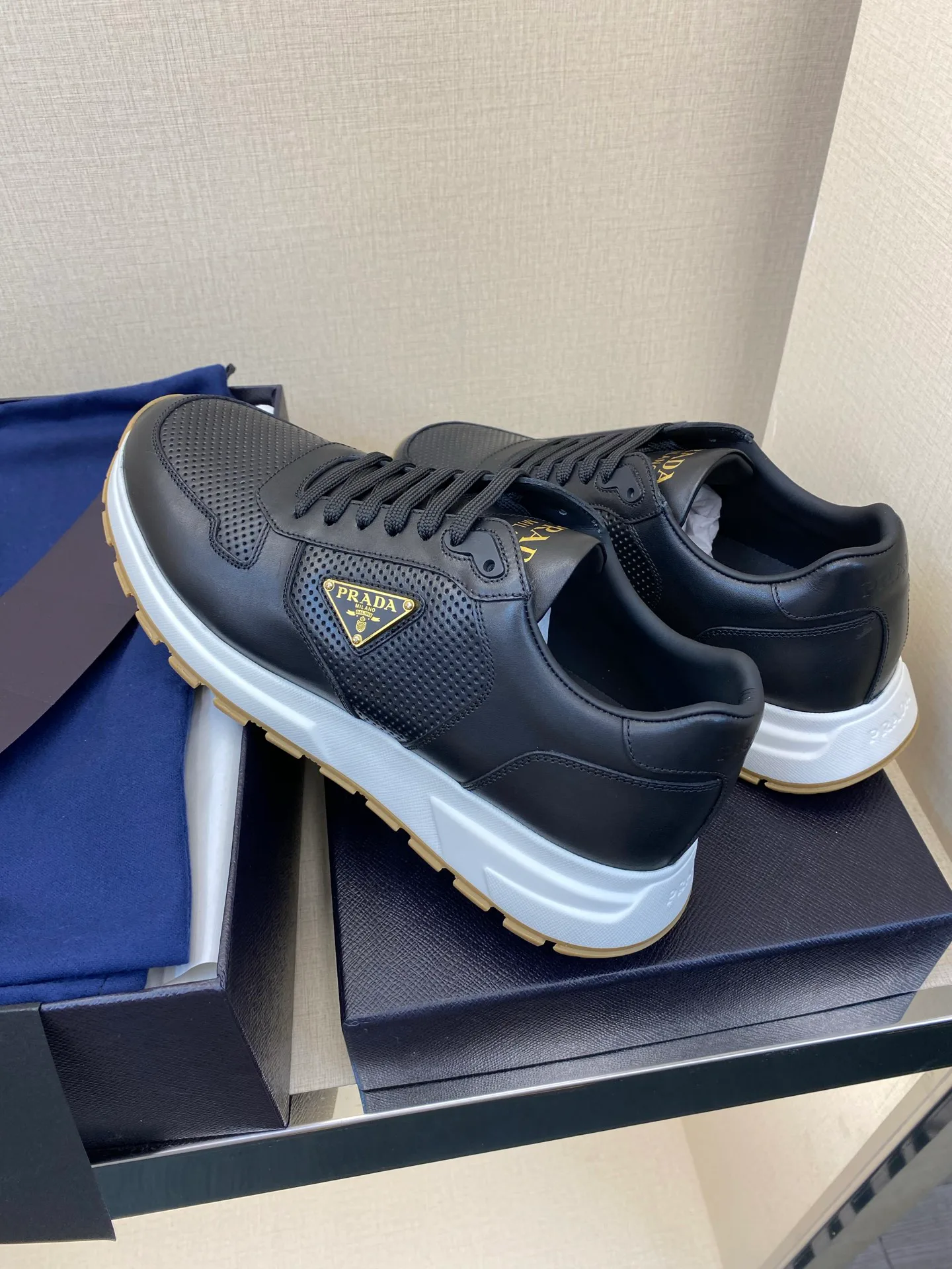 Men's Sneakers PRADA 18039816