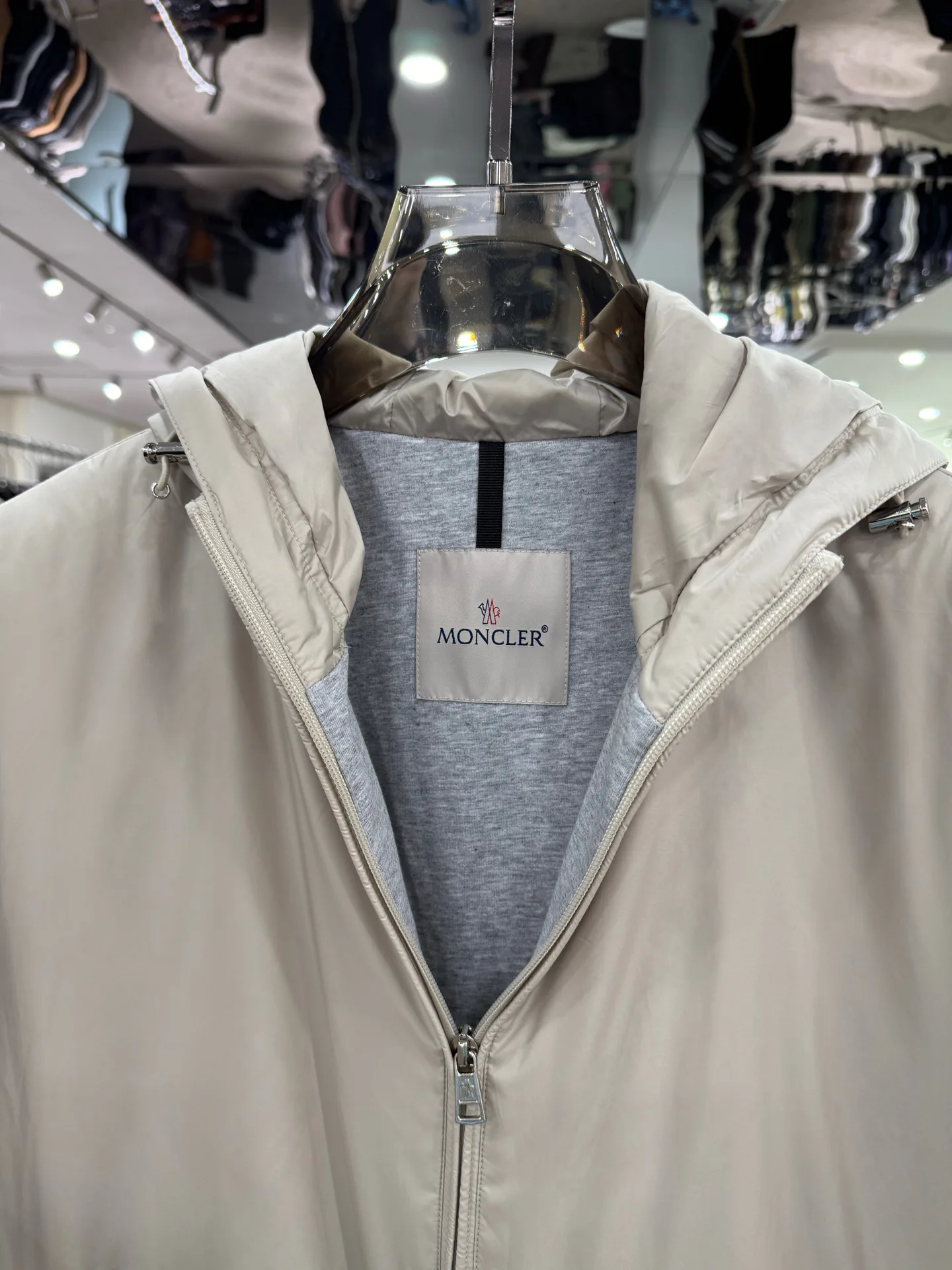 Men's Jackets And Down Jackets MONCLER 18084262