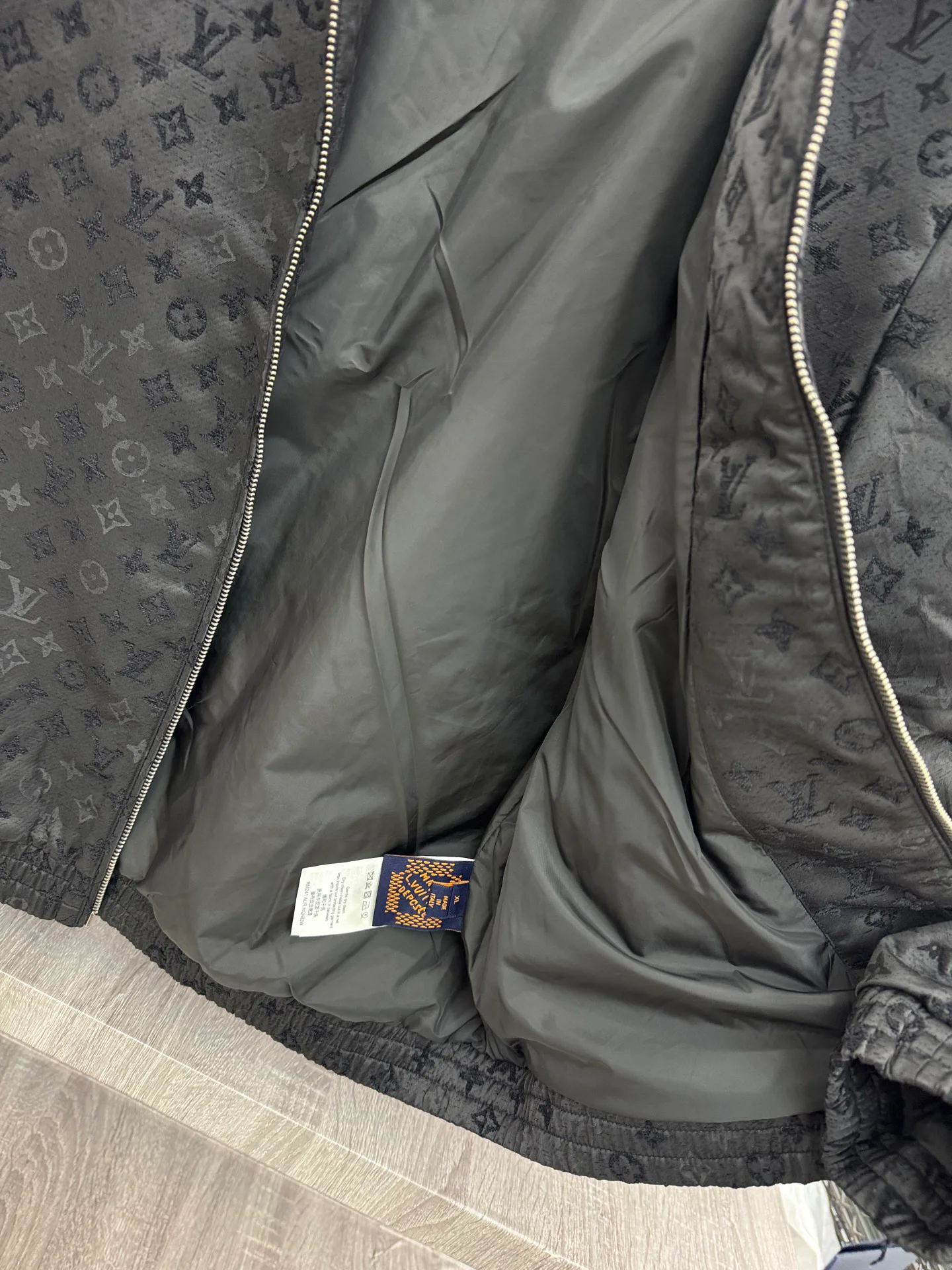 Men's Jackets And Down Jackets LOUIS VUITTON 18140178