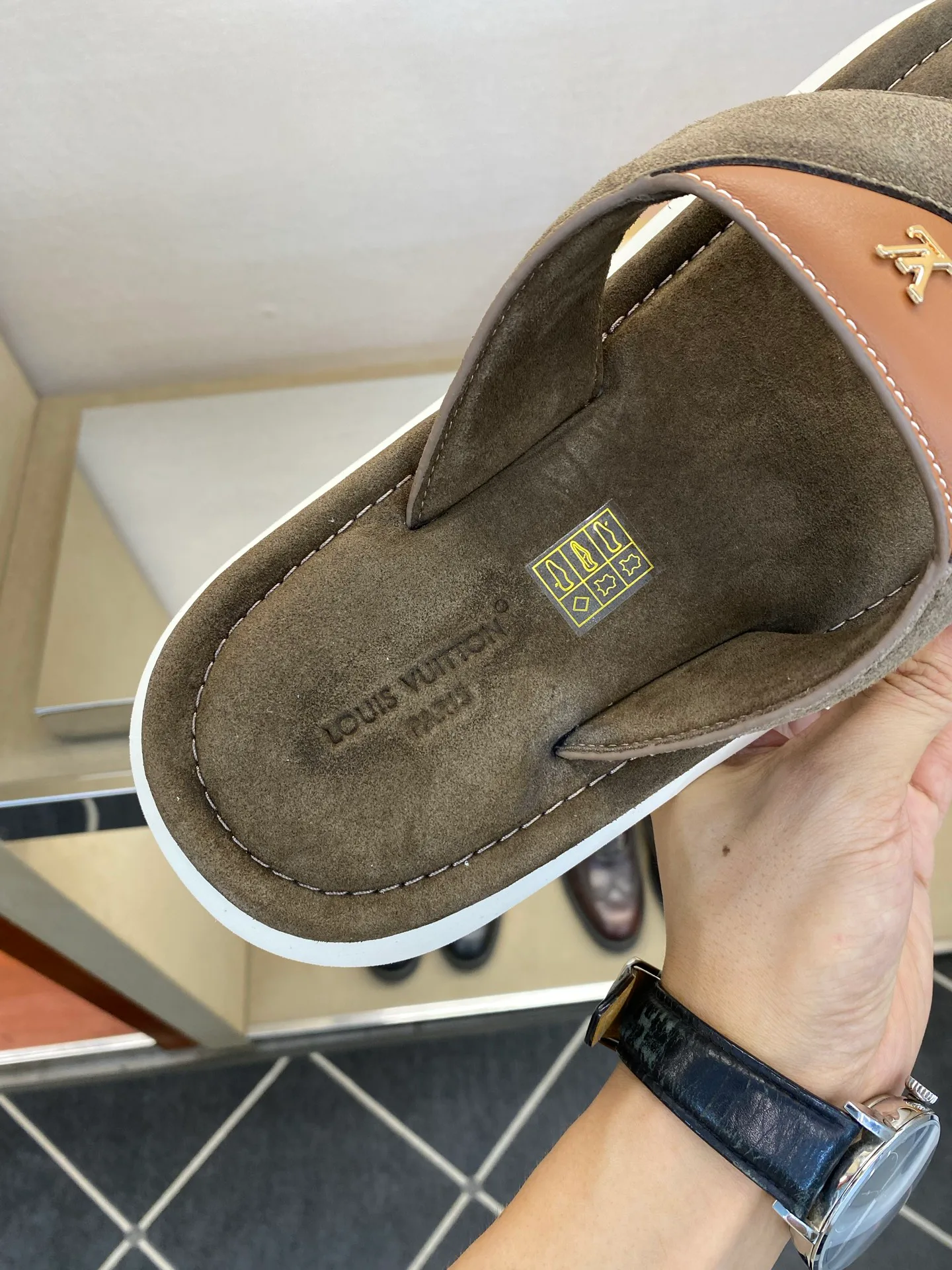 Men's Flip-Flops LOUIS VUITTON 17706368