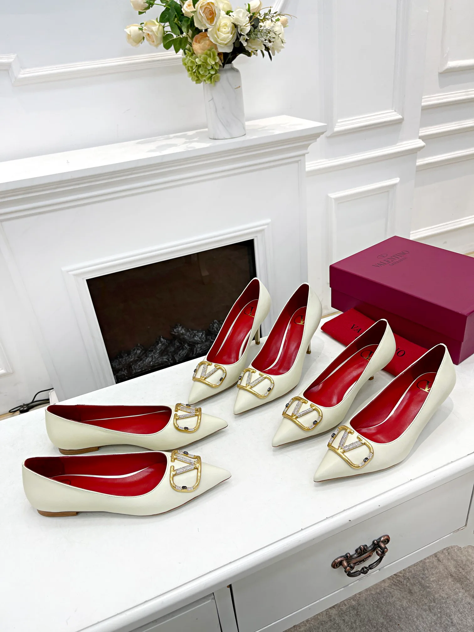 Women's Heels VALENTINO 17956844