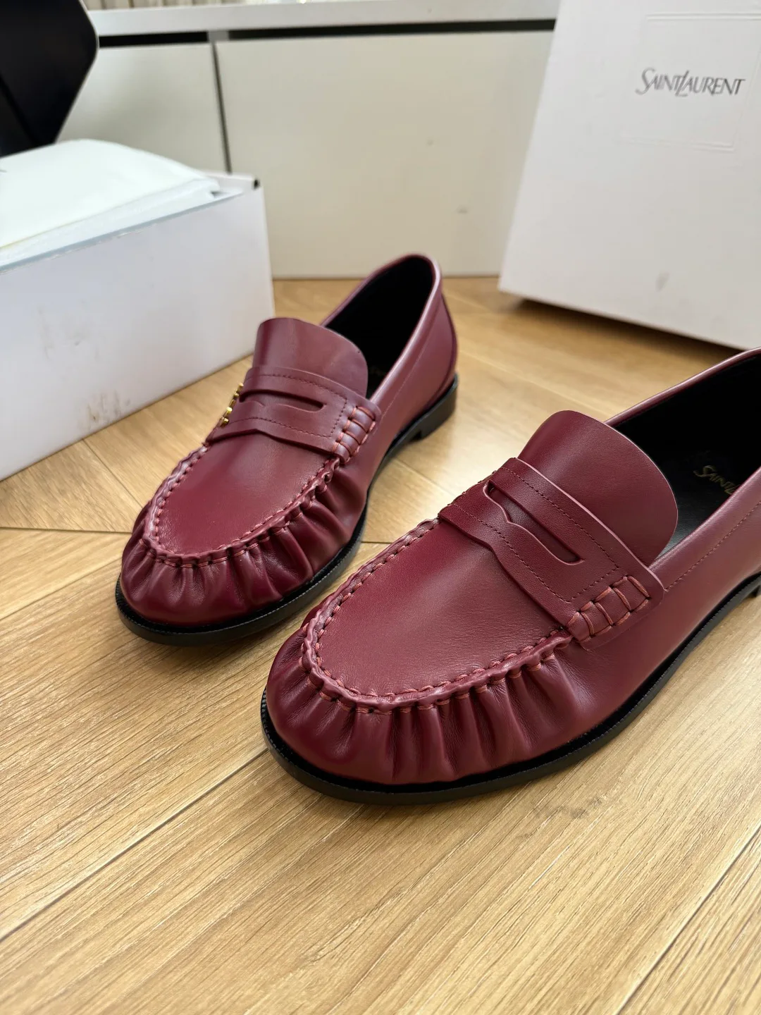 Women's Loafers And Moccasins SAINT LAURENT 17569099