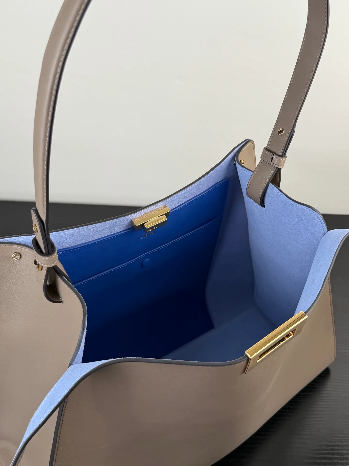 Women's Classic Handbags FENDI 17901905