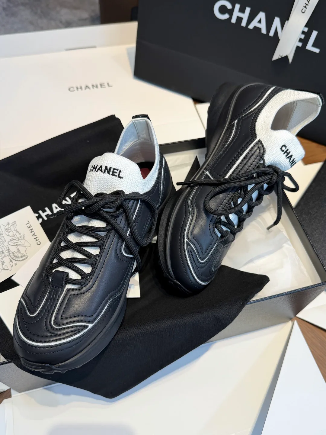 Women's Sneakers CHANEL 18067088