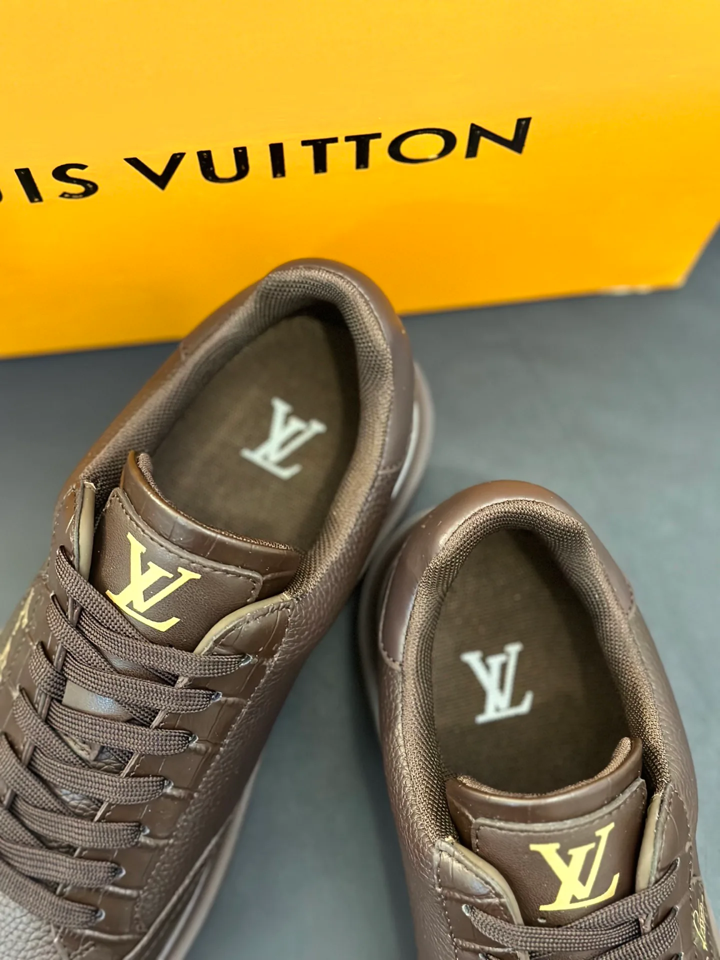 Кроссовки Мужские Louis Vuitton 18586722
