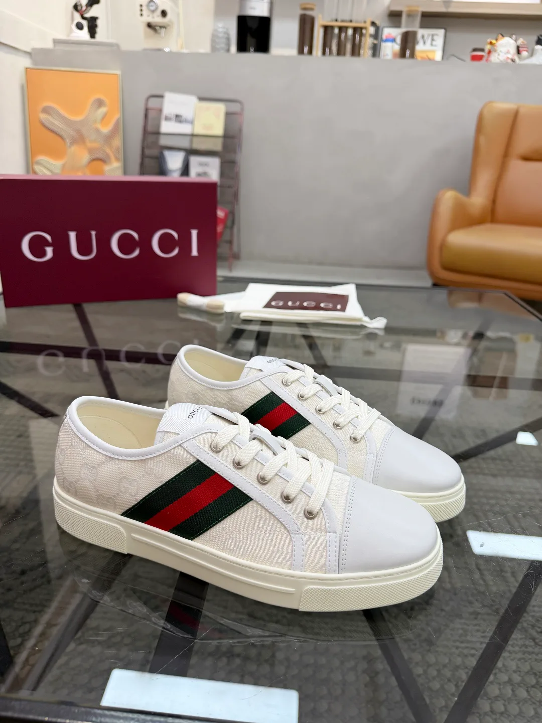 Women's Sneakers GUCCI 18346397