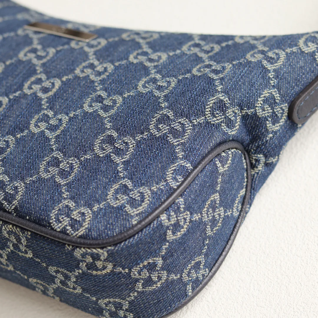 Women's Shoulder Bags GUCCI 17947868