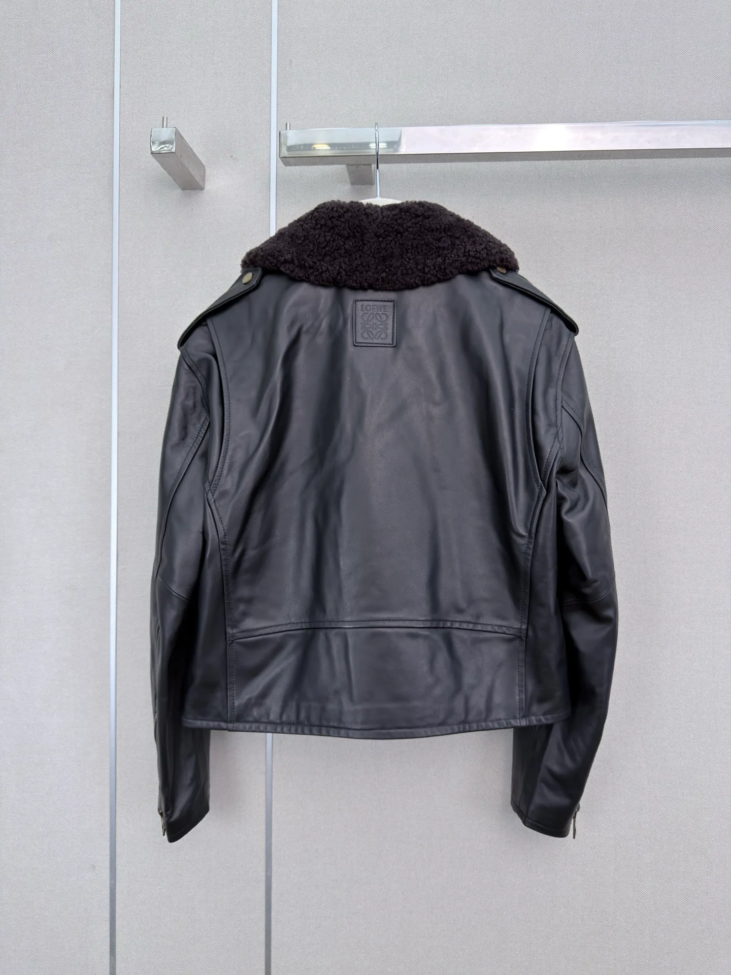 Women's Leather Jackets And Sheepskin Coats LOEWE 18455196