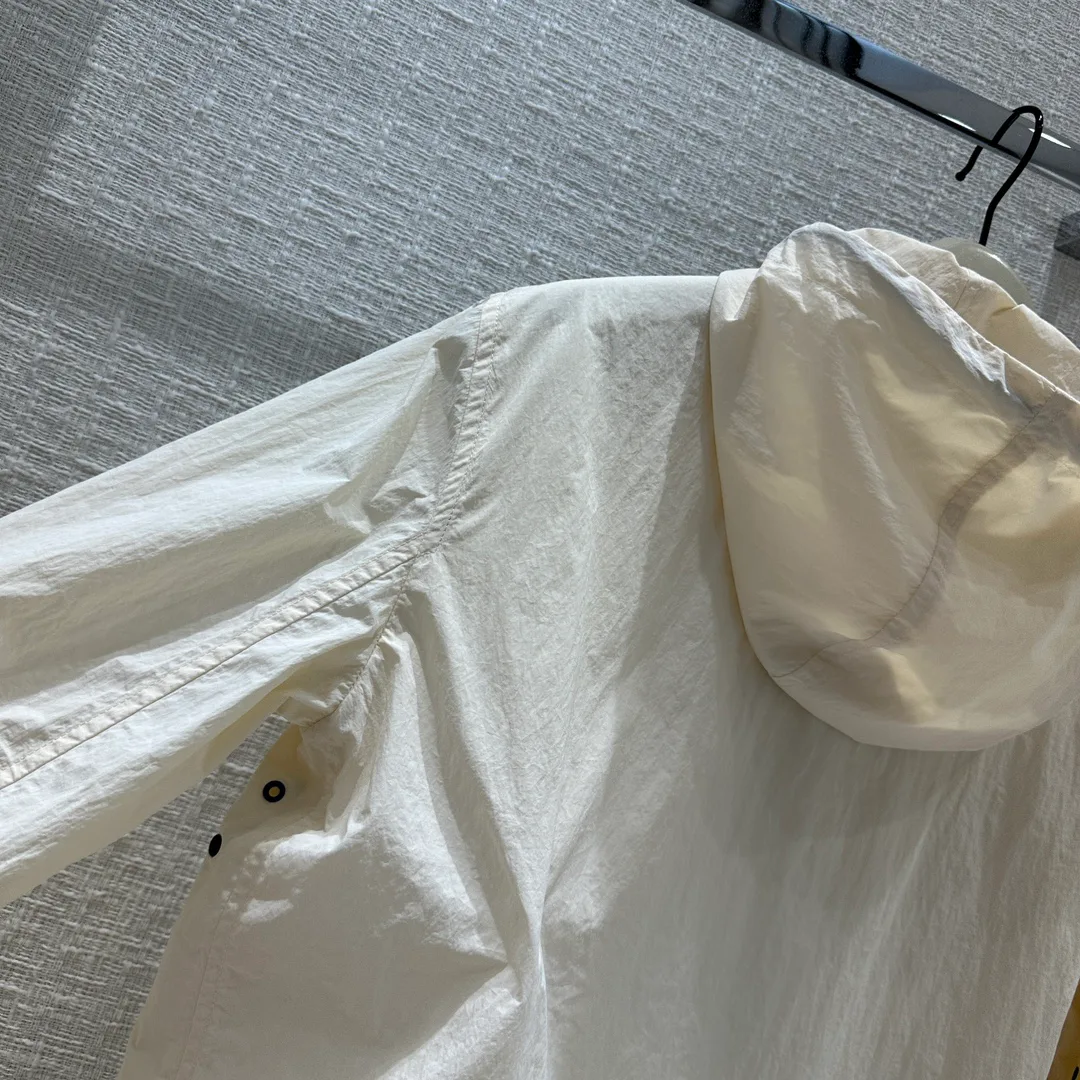 Women's Jackets And Down Jackets BURBERRY 17122319