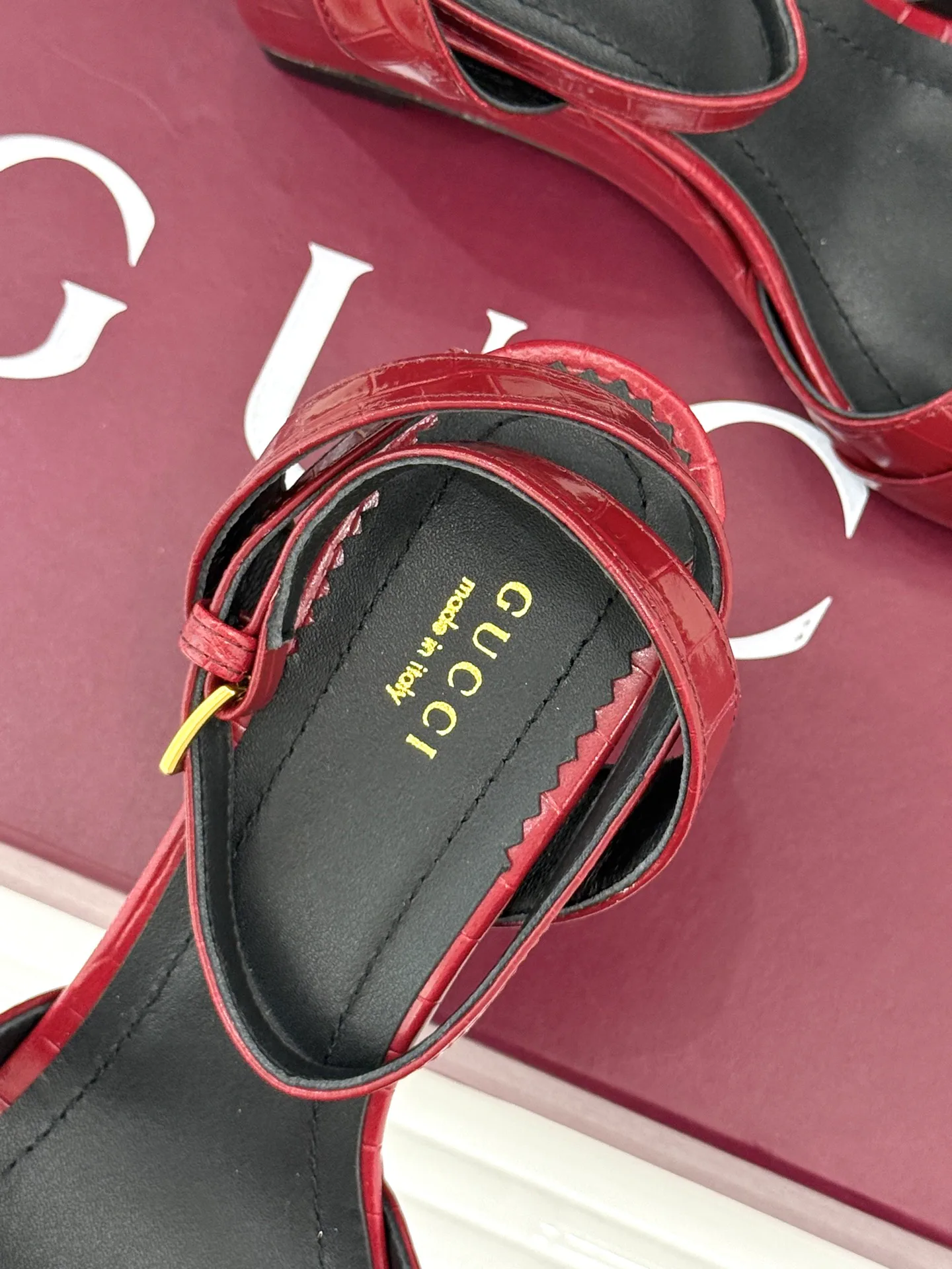 Women's Open-Toe Sandals GUCCI 18034505