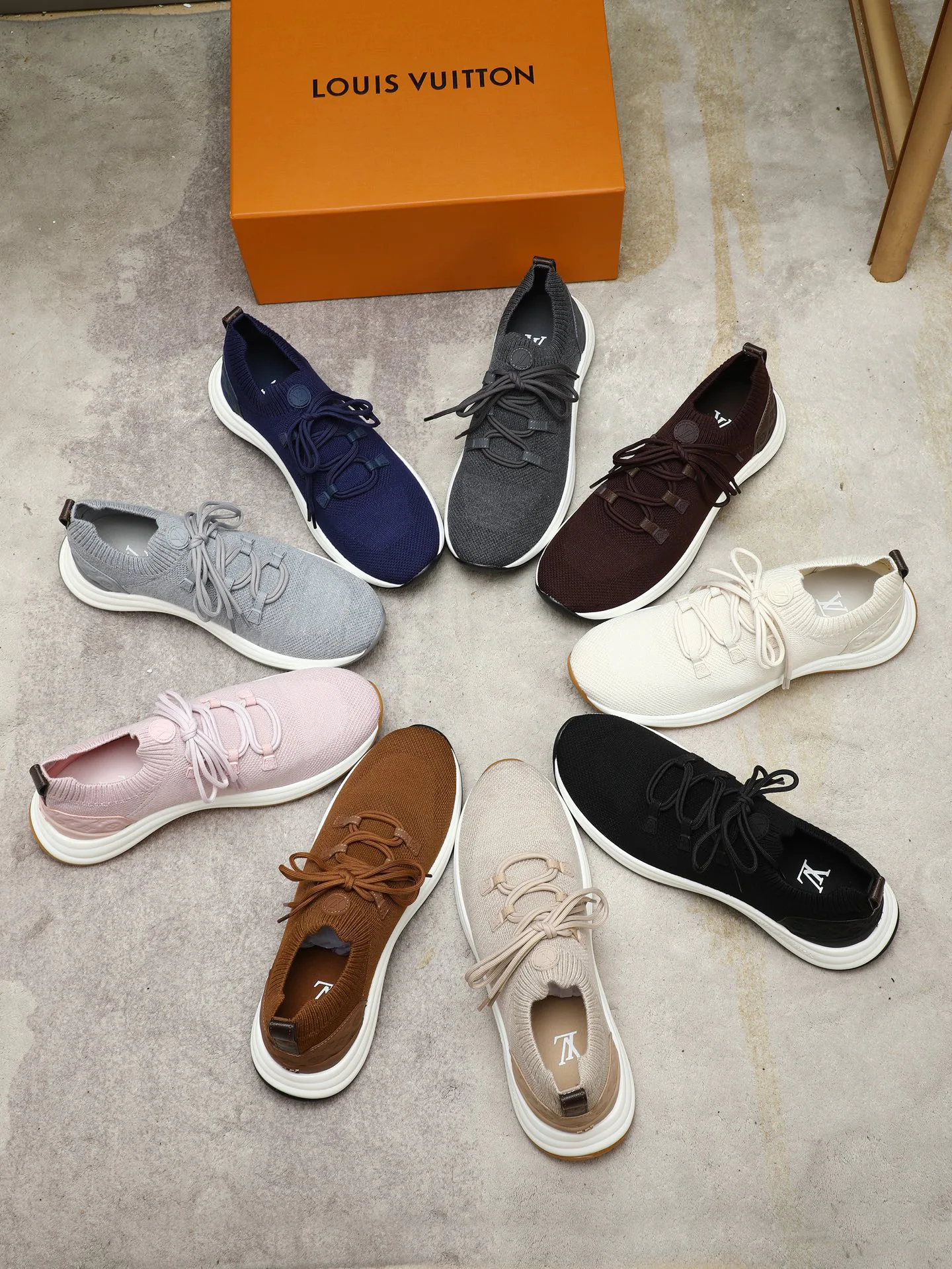 Women's Sneakers LOUIS VUITTON 17947267