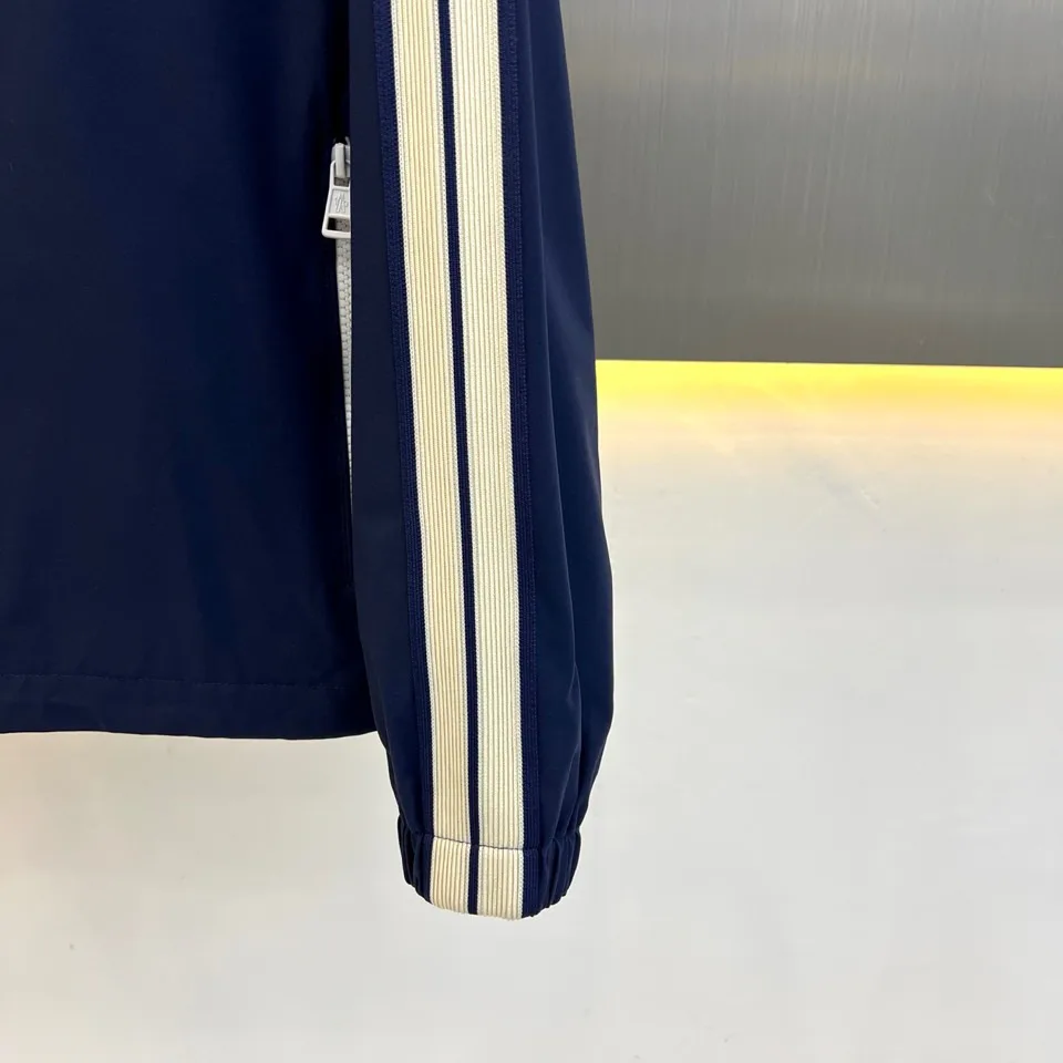 Men's Jackets And Down Jackets MONCLER 18416773