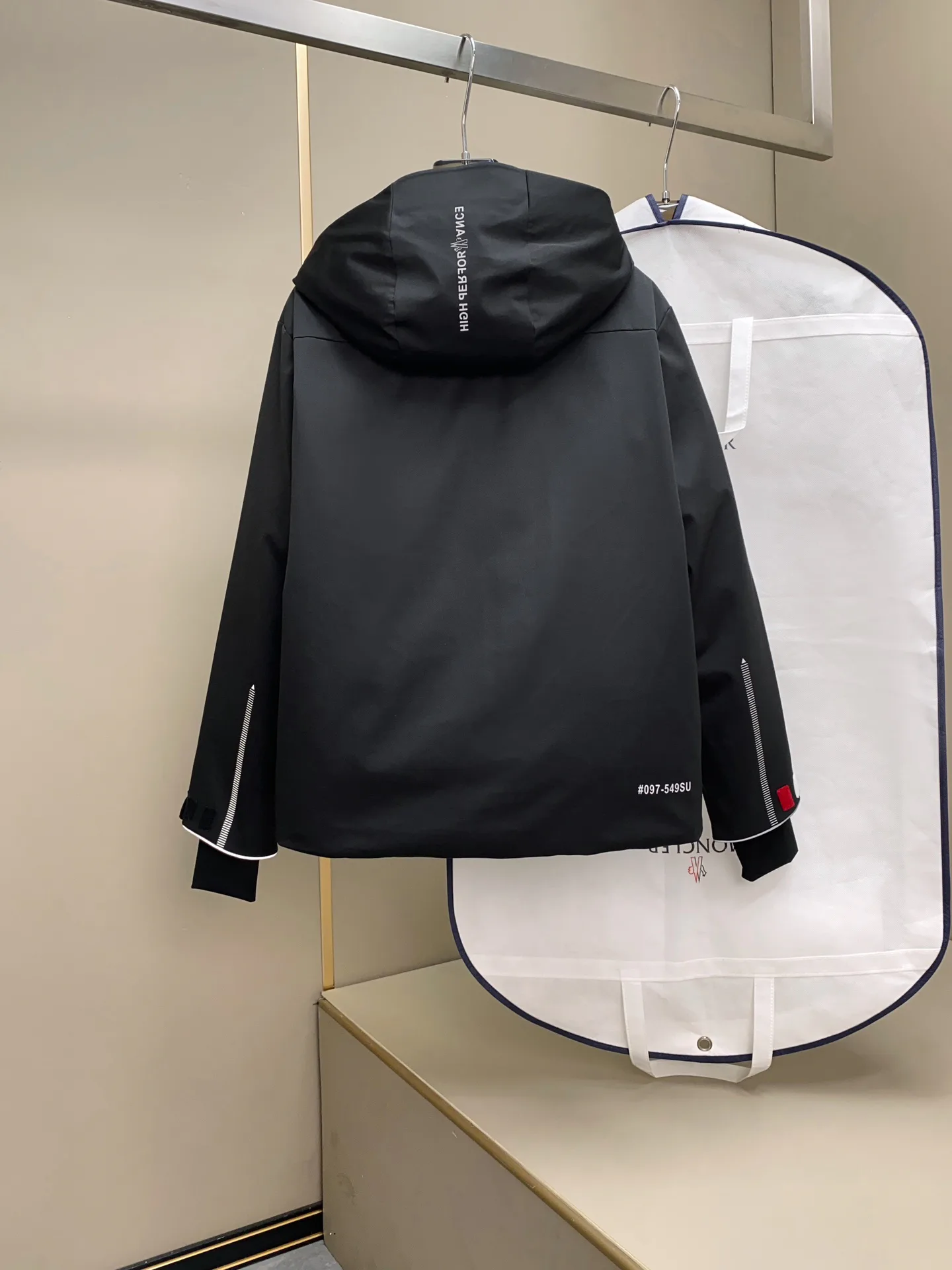 Men's Jackets And Down Jackets MONCLER 18029264